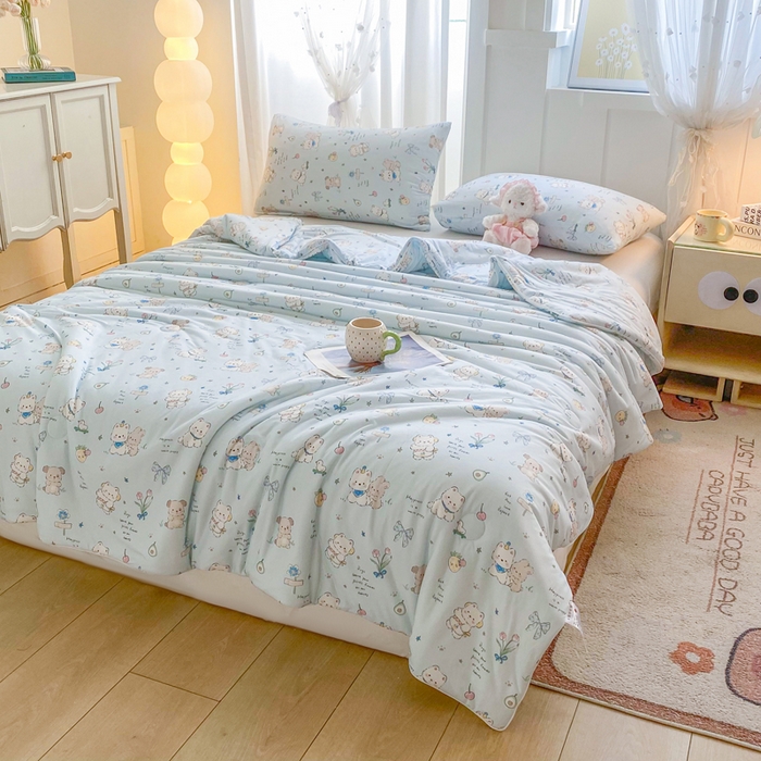 91家纺网 家纺一手货源 找家纺 恋之巢家纺 2026新款四季款可水洗牛奶丝针织棉夏被大豆夏凉被空调被可机洗薄被子被芯直播外贸专供大豆被夏被 童趣-软糯