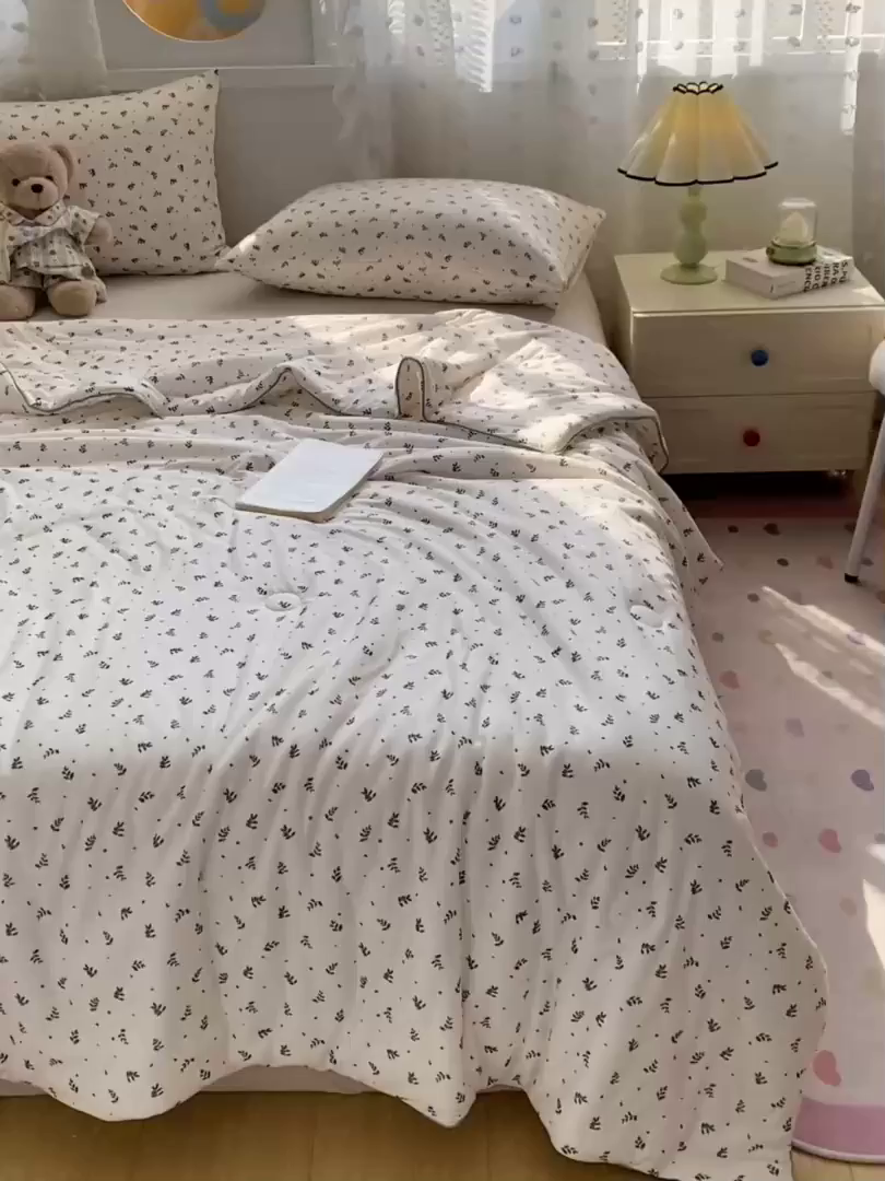 91家纺网 家纺一手货源 找家纺 恋之巢家纺 2026新款四季款可水洗牛奶丝针织棉夏被大豆夏凉被空调被可机洗薄被子被芯直播外贸专供大豆被夏被 叶子-软糯款