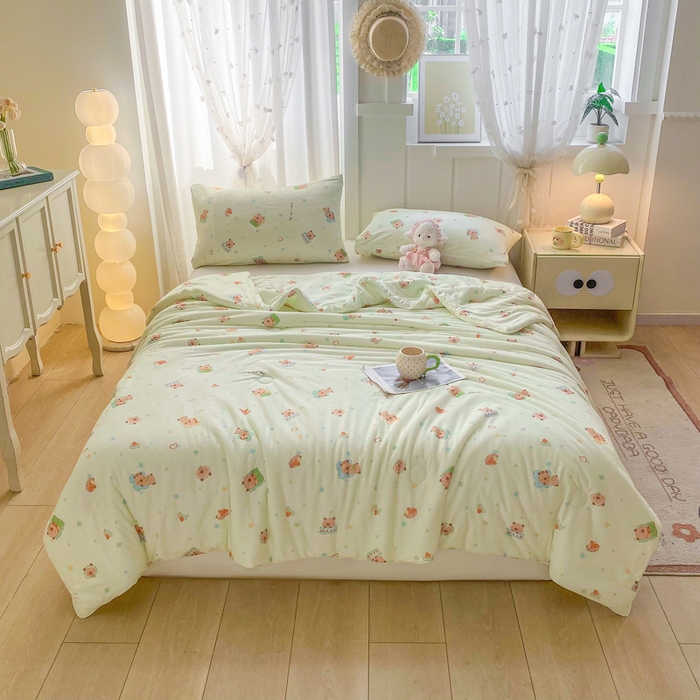 91家纺网 家纺一手货源 找家纺 恋之巢家纺 2026新款四季款可水洗牛奶丝针织棉夏被大豆夏凉被空调被可机洗薄被子被芯直播外贸专供大豆被夏被 卡皮巴拉-绿-软糯