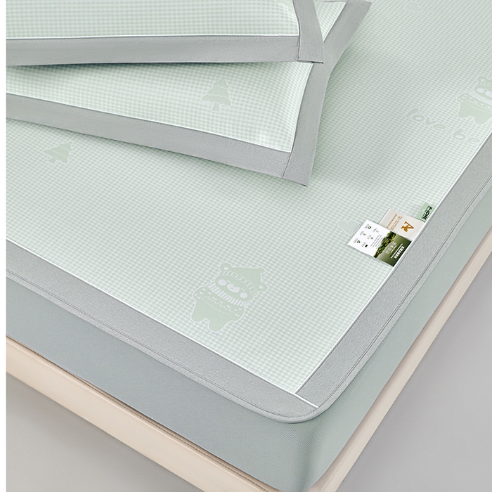 91家纺网 家纺一手货源 找家纺 小牛席业 2026新款【实拍风格】双PE高凉感-韩版小熊提花冰丝席（床笠款）凉席竹席藤席冰藤席乳胶席豆豆席 抹茶