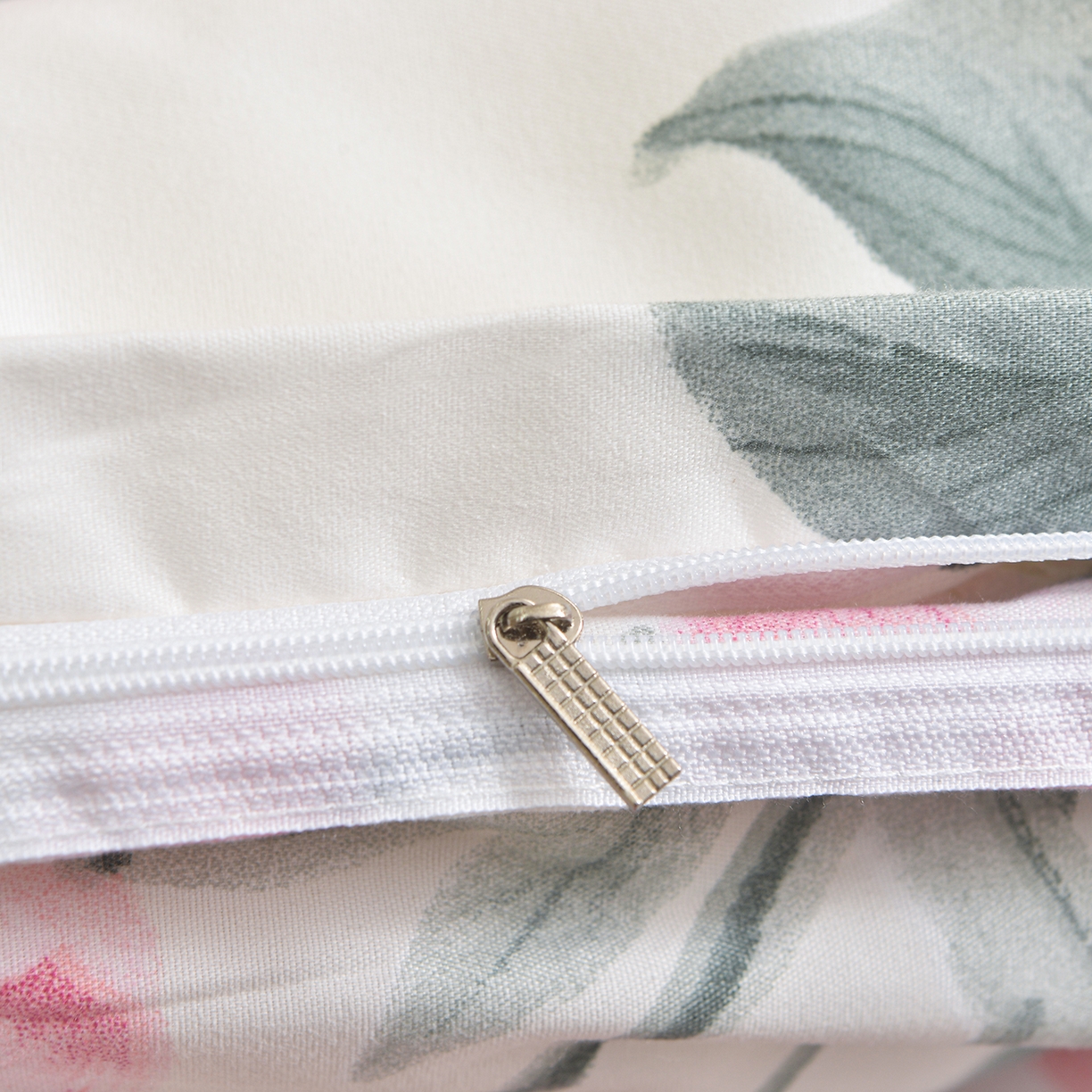 91家纺网 家纺一手货源 找家纺 小雨家纺 2026年跨境电商芦荟棉床裙床罩三件套单品 醉梦繁花