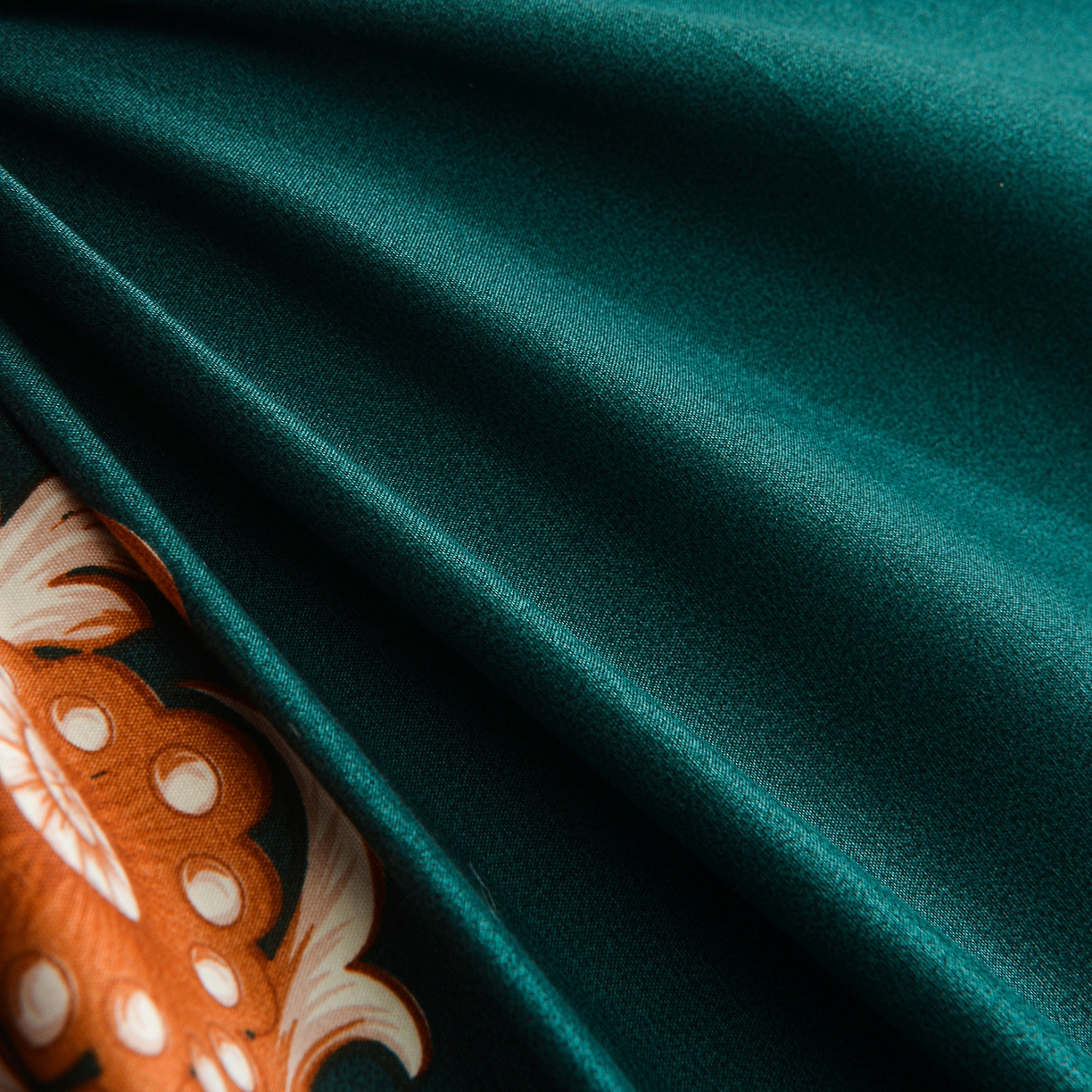 91家纺网 家纺一手货源 找家纺 小雨家纺 2026年跨境电商芦荟棉床裙床罩三件套单品 鎏金织锦