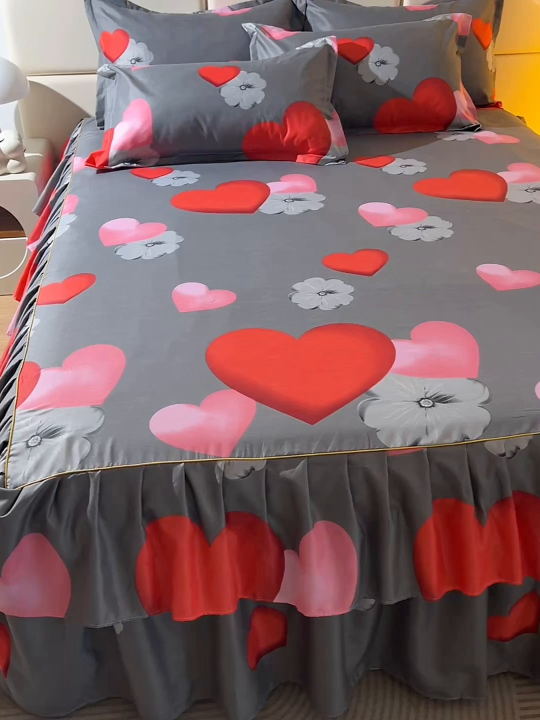 91家纺网 家纺一手货源 找家纺 小雨家纺 2026年跨境电商芦荟棉床裙床罩三件套单品 心漾流年