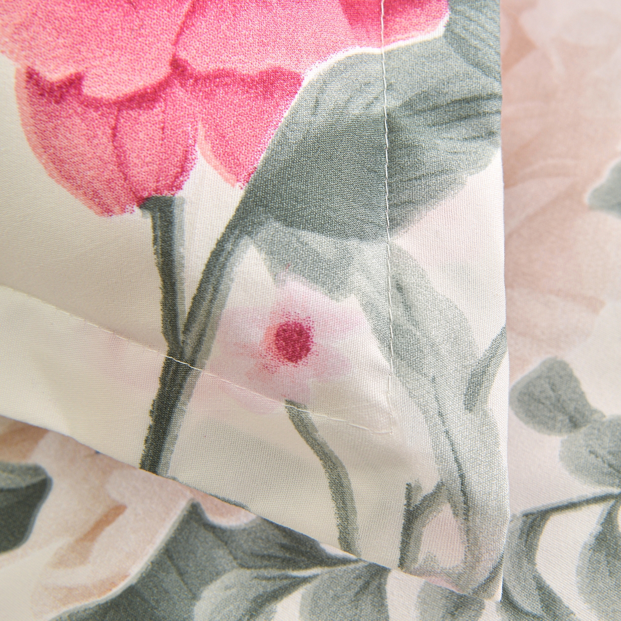 91家纺网 家纺一手货源 找家纺 小雨家纺 2026年跨境电商芦荟棉床裙床罩三件套单品 醉梦繁花