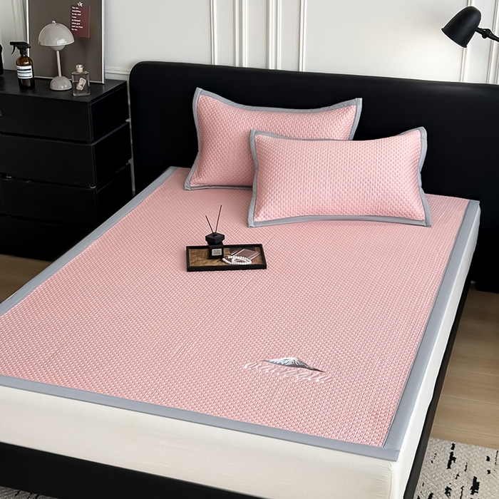 91家纺网 家纺一手货源 找家纺 （总）品乐家纺 2026新款A类乙伦PE轻奢提花学生宿舍软席凉豆豆床单席