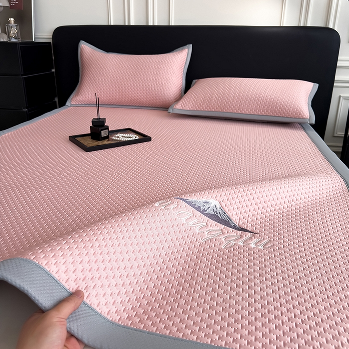 91家纺网 家纺一手货源 找家纺 （总）品乐家纺 2026新款A类乙伦PE轻奢提花学生宿舍软席凉豆豆床单席