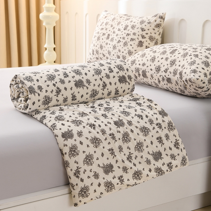 91家纺网 家纺一手货源 找家纺 珍贝家纺 2026新款A类清凉冰丝印花夏凉被被子被芯 平凡人生