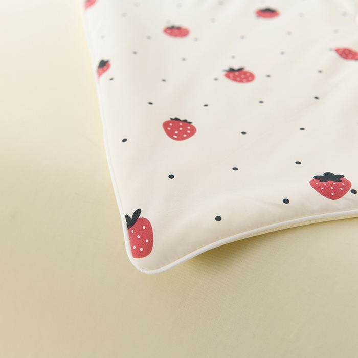 91家纺网 家纺一手货源 找家纺 珍贝家纺 2026新款A类清凉冰丝印花夏凉被被子被芯 清新草莓