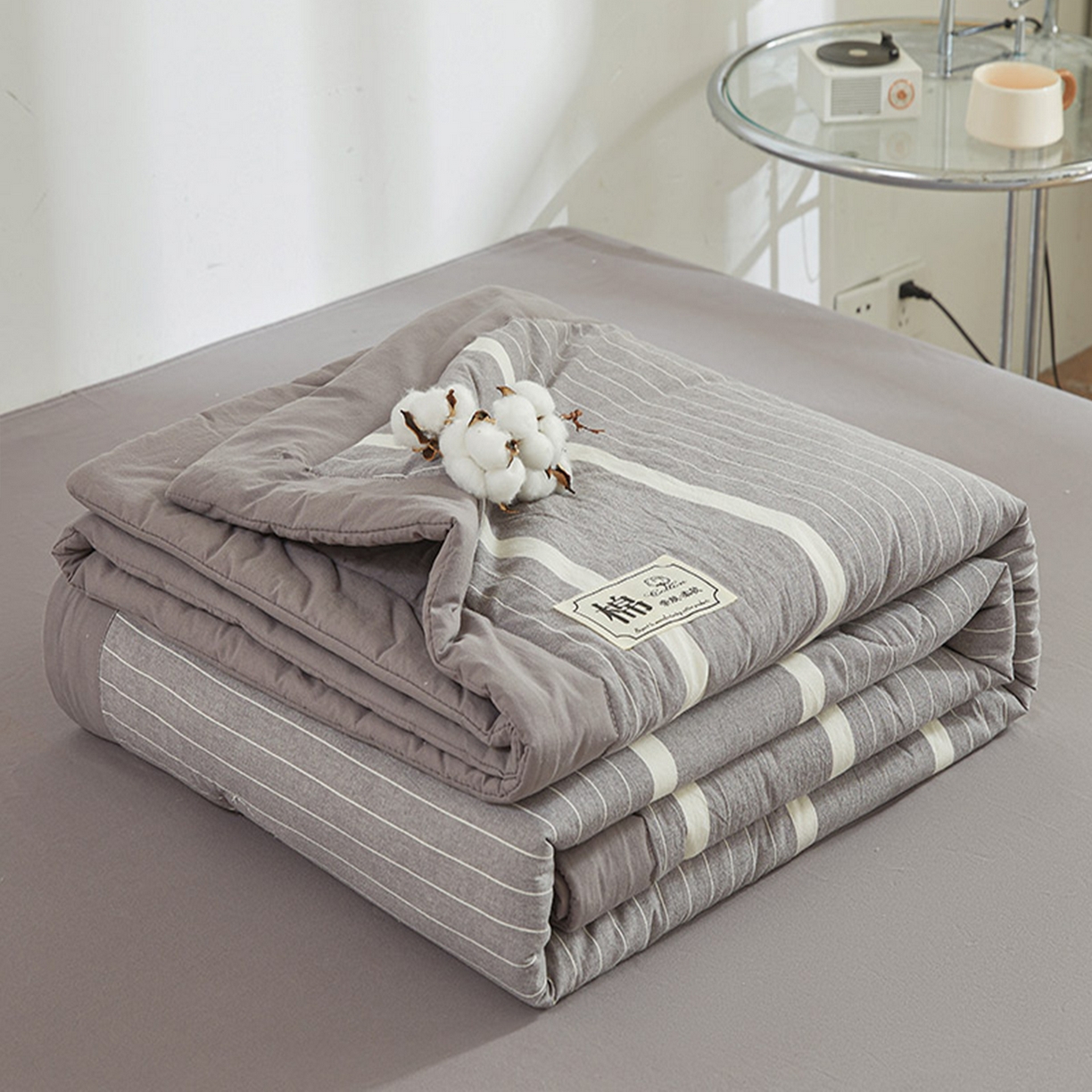 91家纺网 家纺一手货源 找家纺 晓时候 2026新款无印风100%新疆棉花被全棉夏被纯棉夏凉被空调被夏季被子被芯 条纹灰