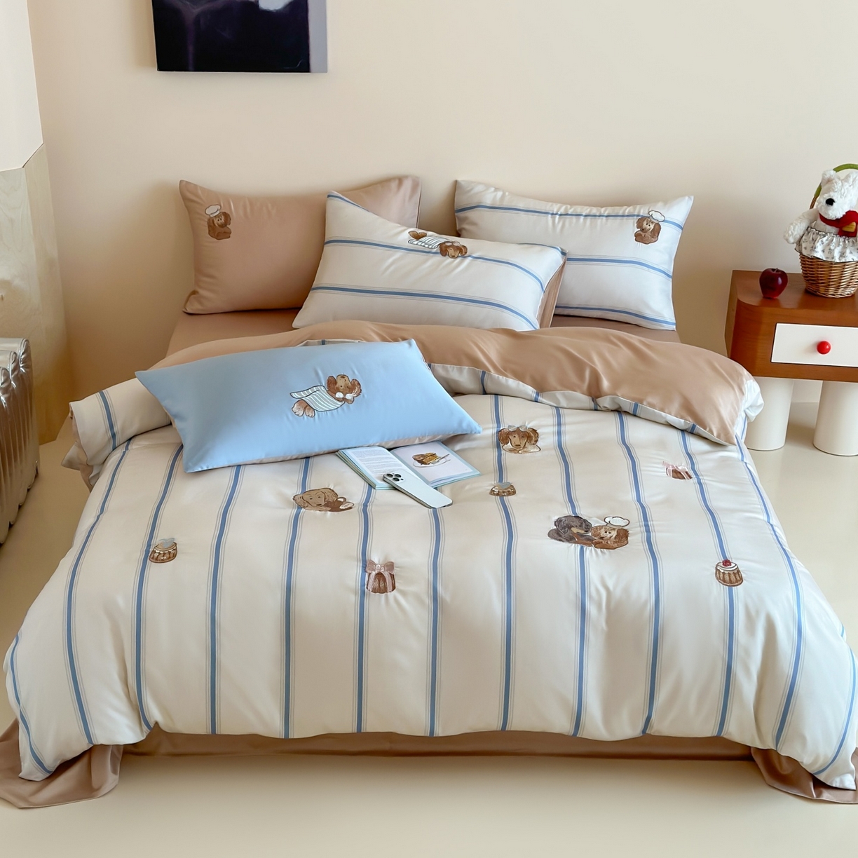 91家纺网 家纺一手货源 找家纺 （总）风向标家纺 2026春夏新款兰精60s数码条纹天丝绣花四件套