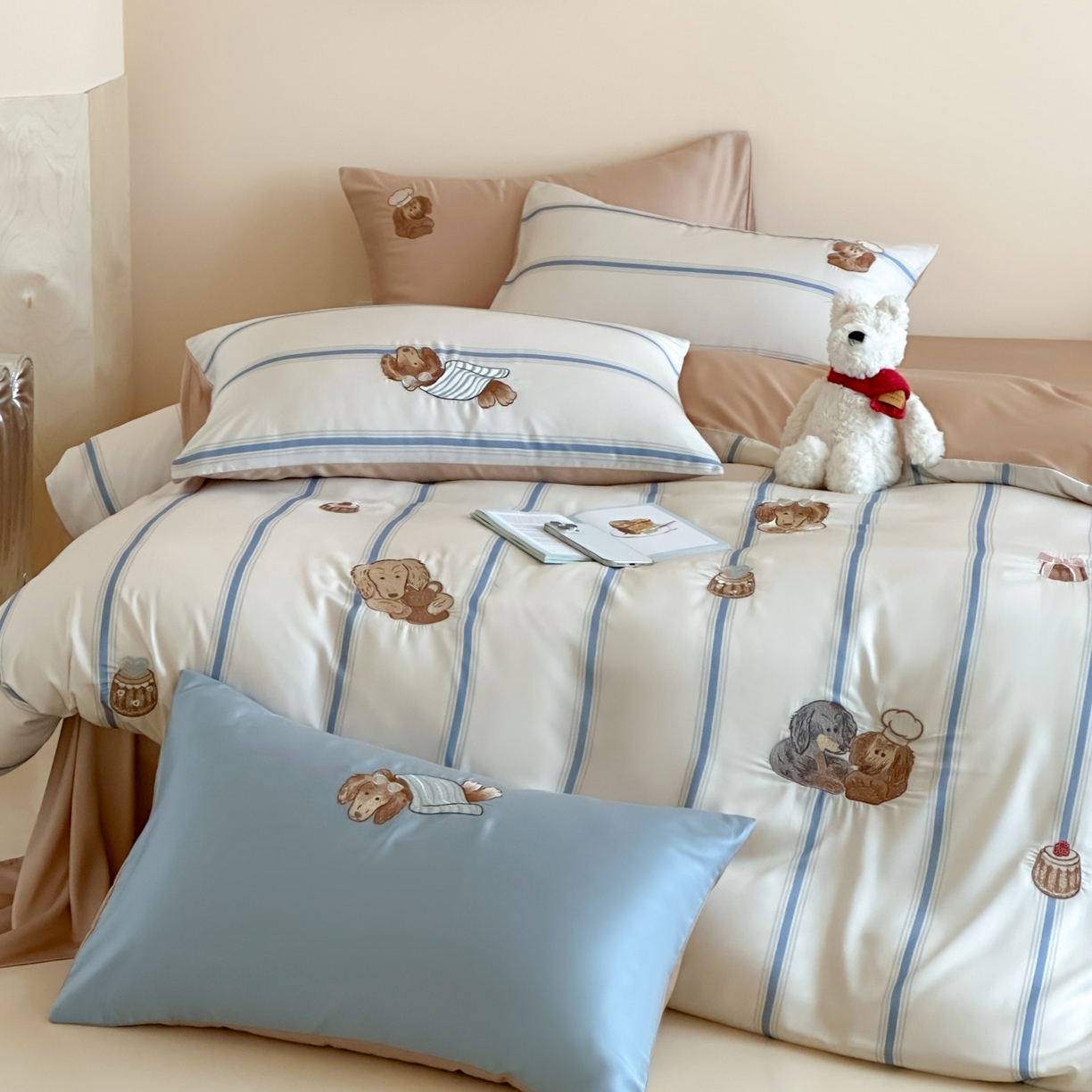 91家纺网 家纺一手货源 找家纺 （总）风向标家纺 2026春夏新款兰精60s数码条纹天丝绣花四件套