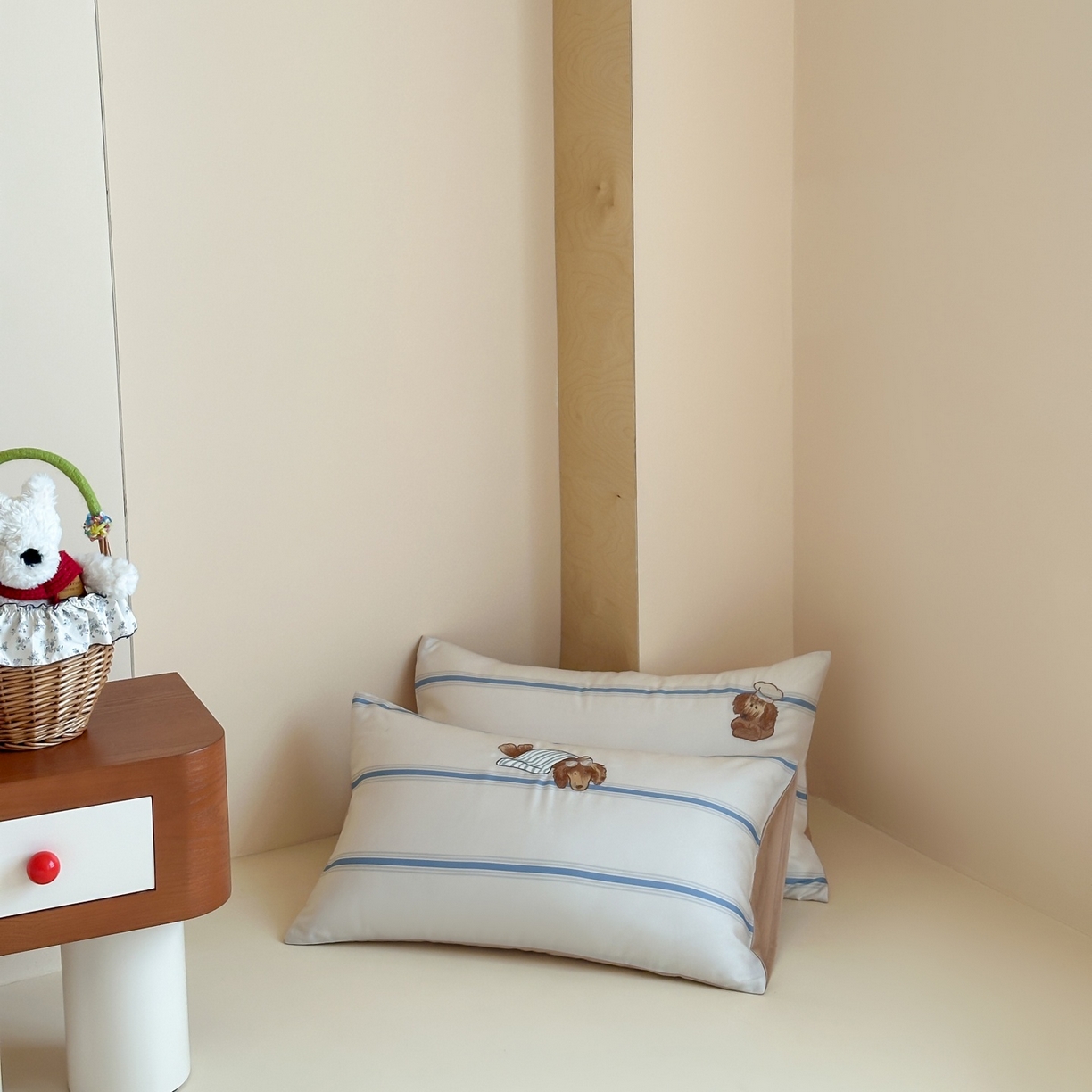 91家纺网 家纺一手货源 找家纺 风向标家纺 2026春夏新款兰精60s数码条纹天丝绣花四件套 冰萃可露丽