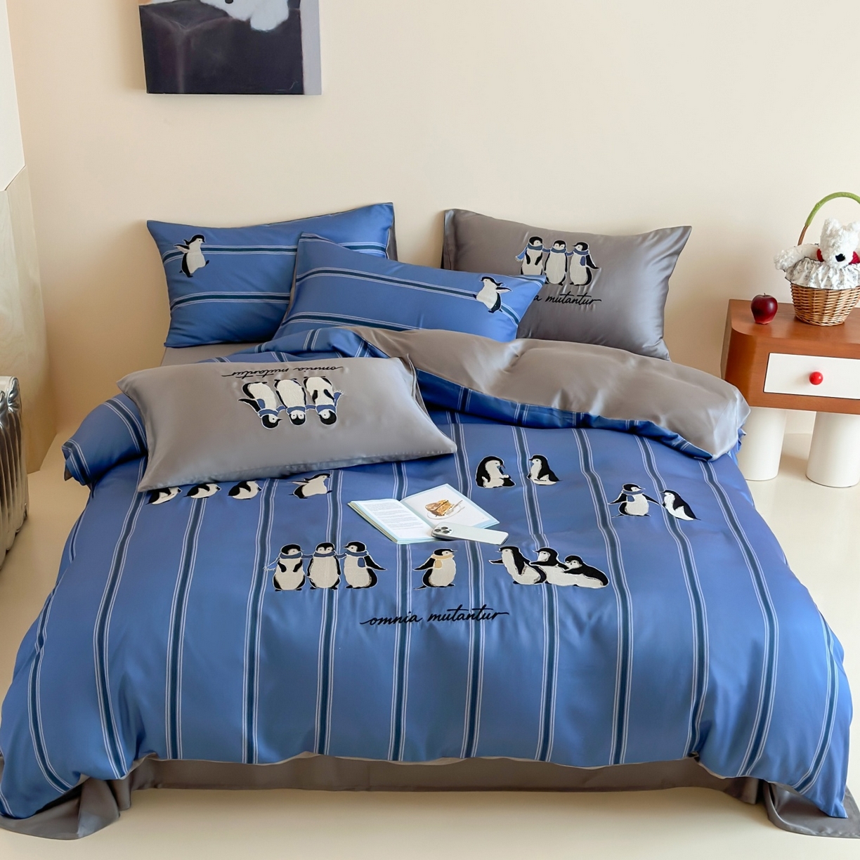 91家纺网 家纺一手货源 找家纺 风向标家纺 2026春夏新款兰精60s数码条纹天丝绣花四件套 极地冰蓝