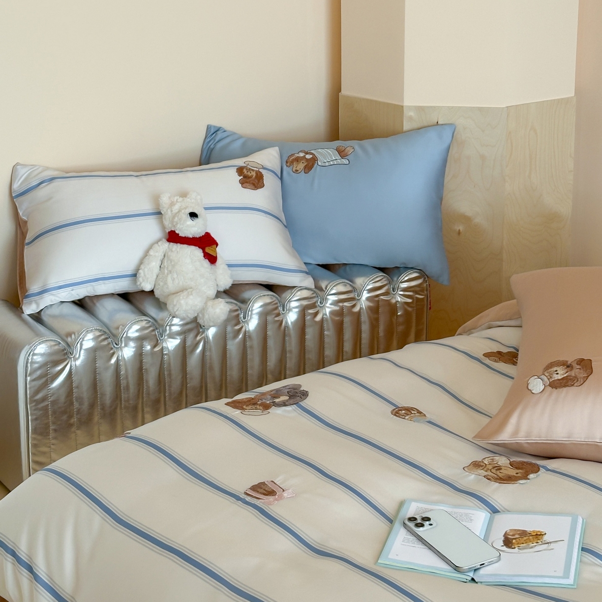 91家纺网 家纺一手货源 找家纺 风向标家纺 2026春夏新款兰精60s数码条纹天丝绣花四件套 冰萃可露丽