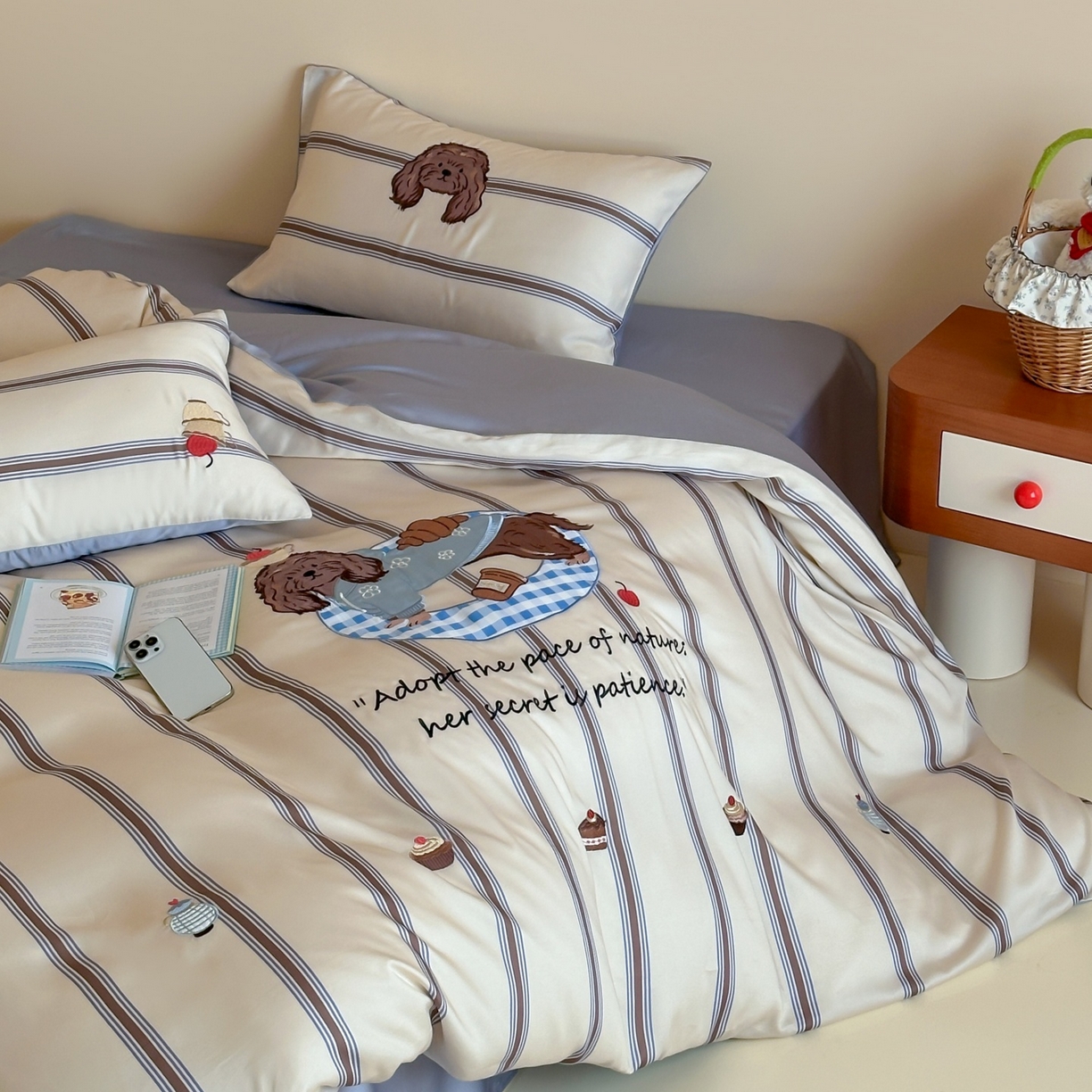 风向标家纺 2026春夏新款兰精60s数码条纹天丝绣花四件套 海盐慕斯