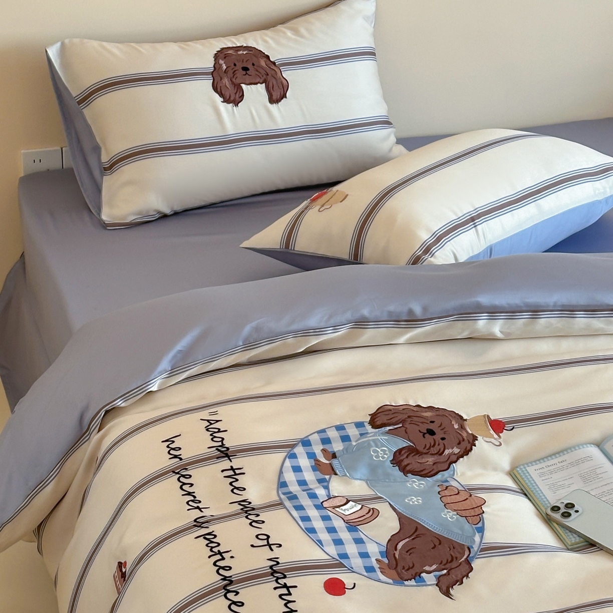 91家纺网 家纺一手货源 找家纺 风向标家纺 2026春夏新款兰精60s数码条纹天丝绣花四件套 海盐慕斯