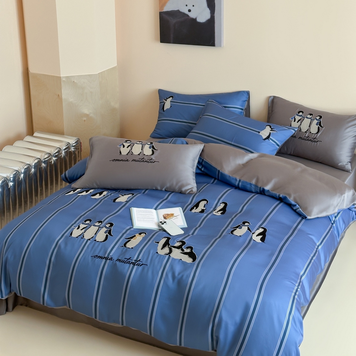 91家纺网 家纺一手货源 找家纺 风向标家纺 2026春夏新款兰精60s数码条纹天丝绣花四件套 极地冰蓝