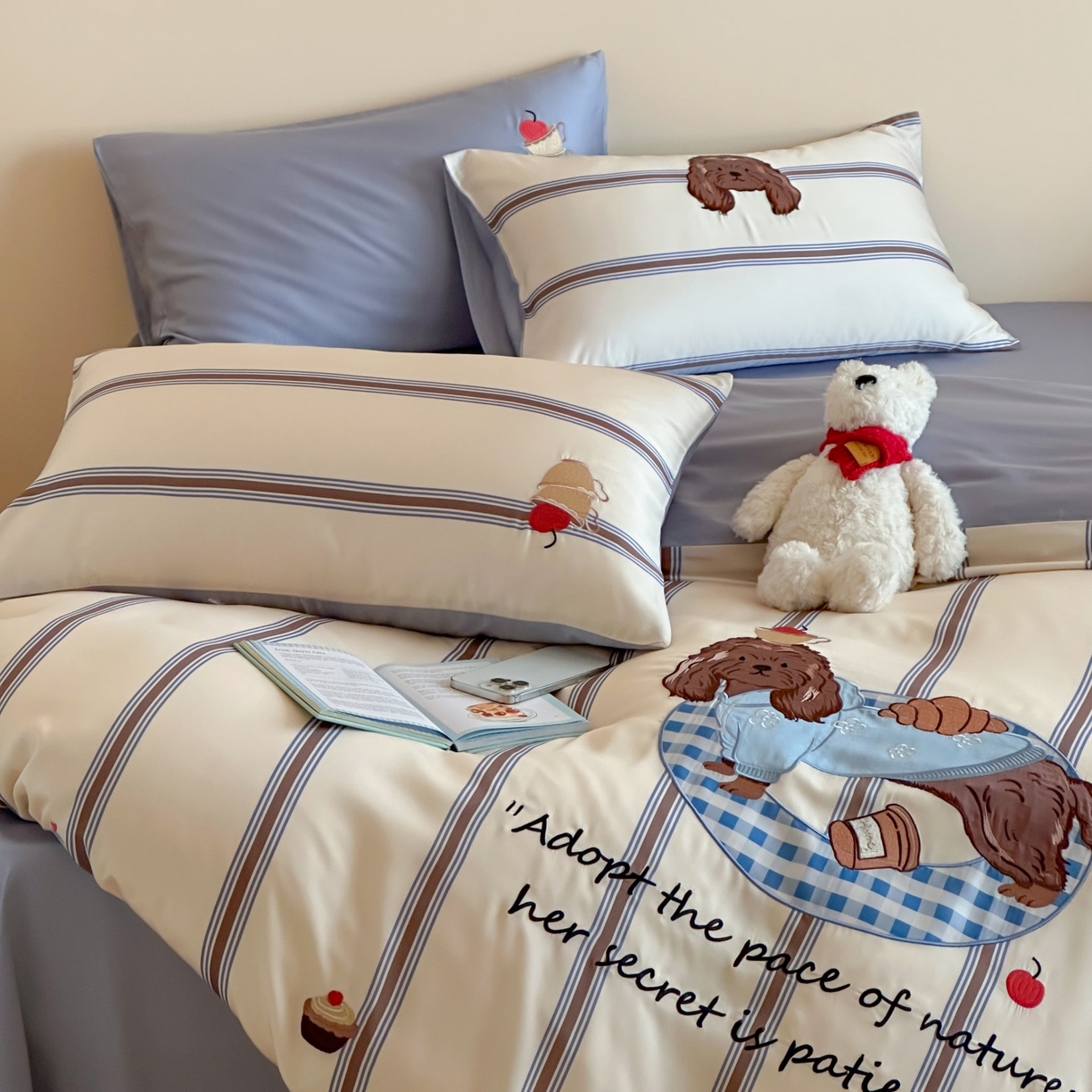 91家纺网 家纺一手货源 找家纺 风向标家纺 2026春夏新款兰精60s数码条纹天丝绣花四件套 海盐慕斯