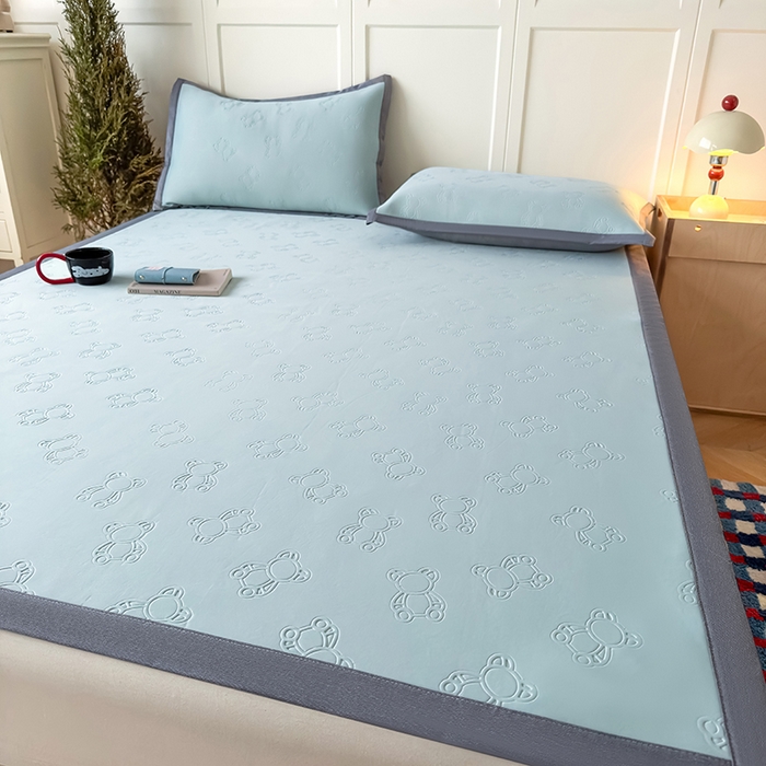 91家纺网 家纺一手货源 找家纺 （总）品乐家纺 2026新款三明治凉感丝复合泰迪熊床席