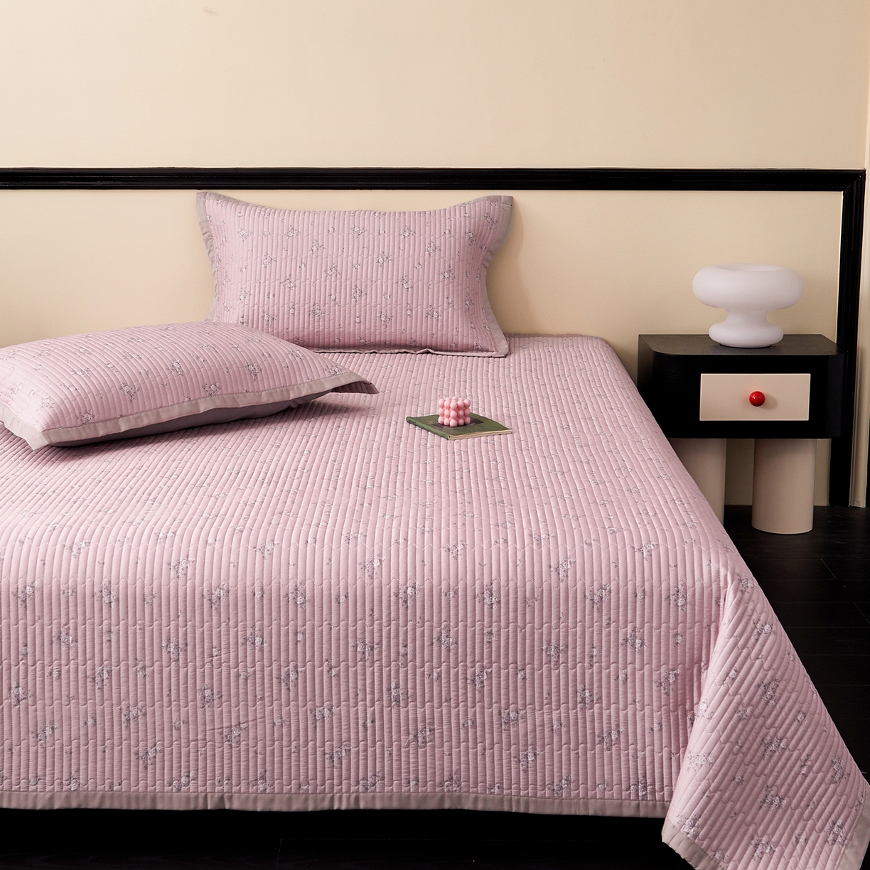 91家纺网 家纺一手货源 找家纺 金艾草 2026春夏新款莫代尔天丝水洗床盖有同款夏被床盖单件 山茶花-紫