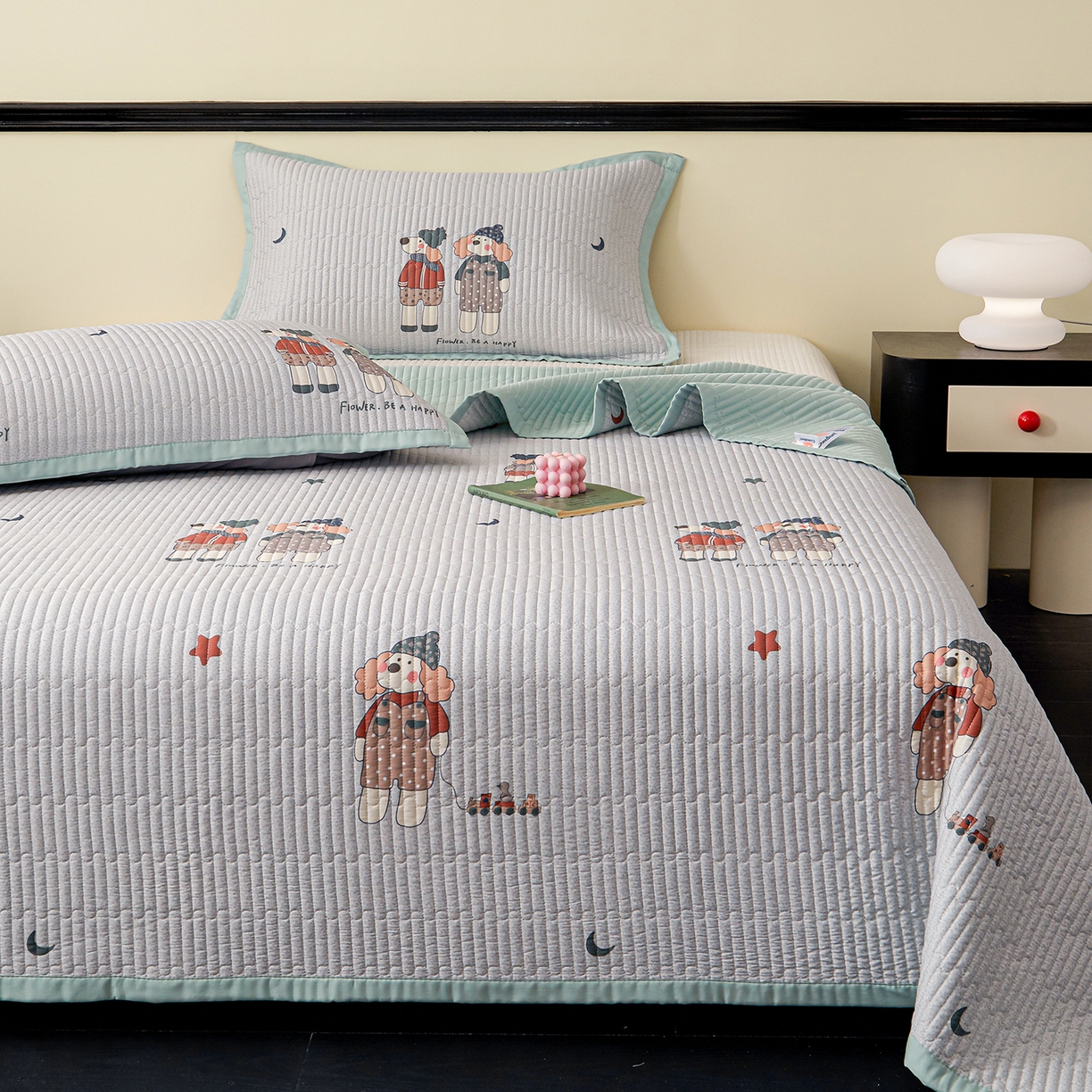 91家纺网 家纺一手货源 找家纺 金艾草 2026春夏新款莫代尔天丝水洗床盖有同款夏被床盖单件 熊熊-蓝