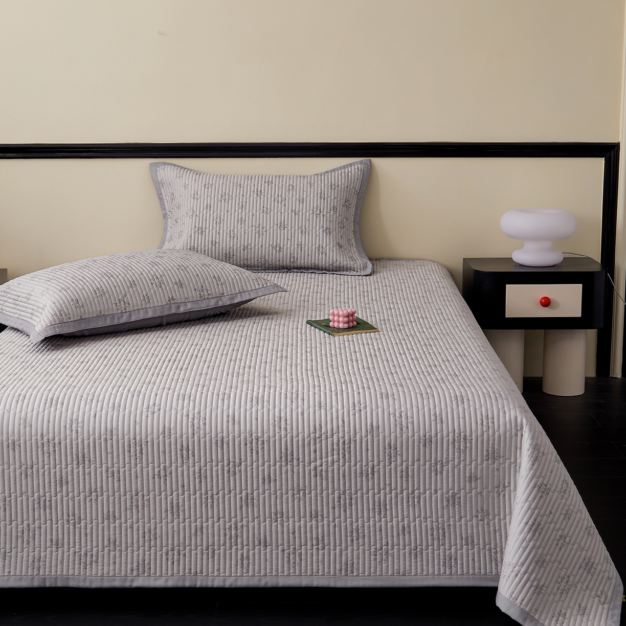 91家纺网 家纺一手货源 找家纺 金艾草 2026春夏新款莫代尔天丝水洗床盖有同款夏被床盖单件 山菊-灰