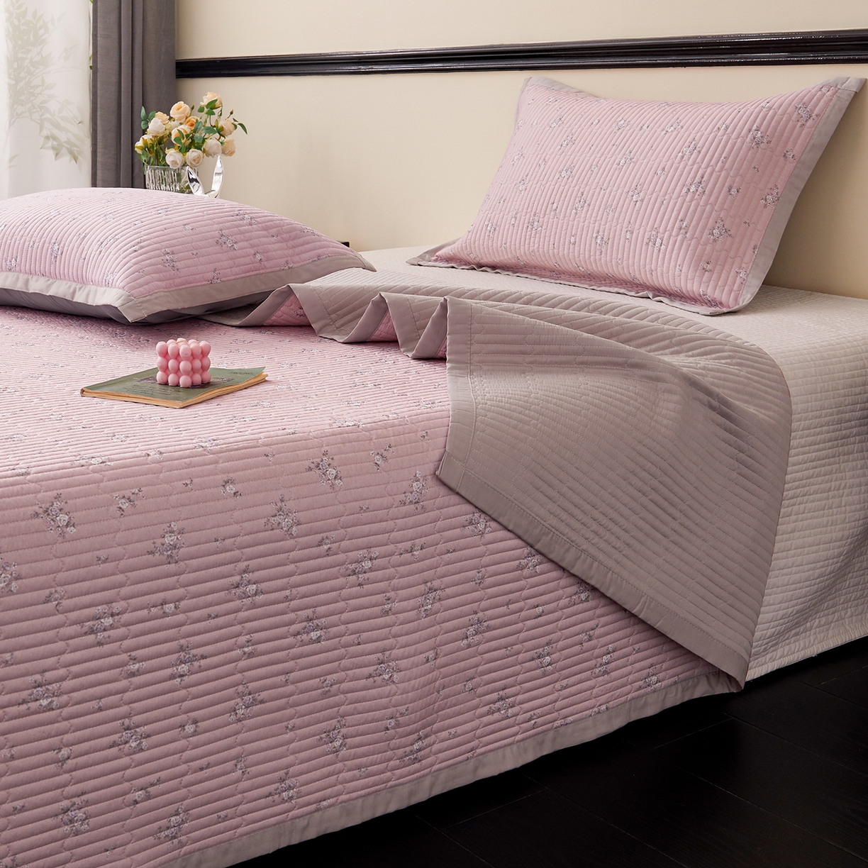 91家纺网 家纺一手货源 找家纺 金艾草 2026春夏新款莫代尔天丝水洗床盖有同款夏被床盖单件 山茶花-紫