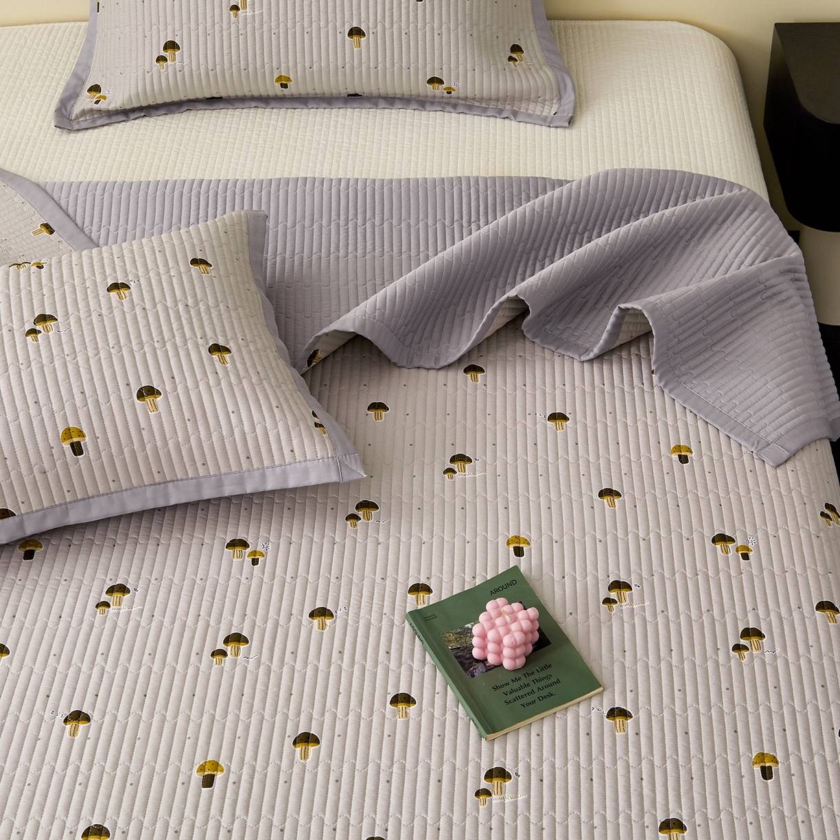 91家纺网 家纺一手货源 找家纺 金艾草 2026春夏新款莫代尔天丝水洗床盖有同款夏被床盖单件 蘑菇派