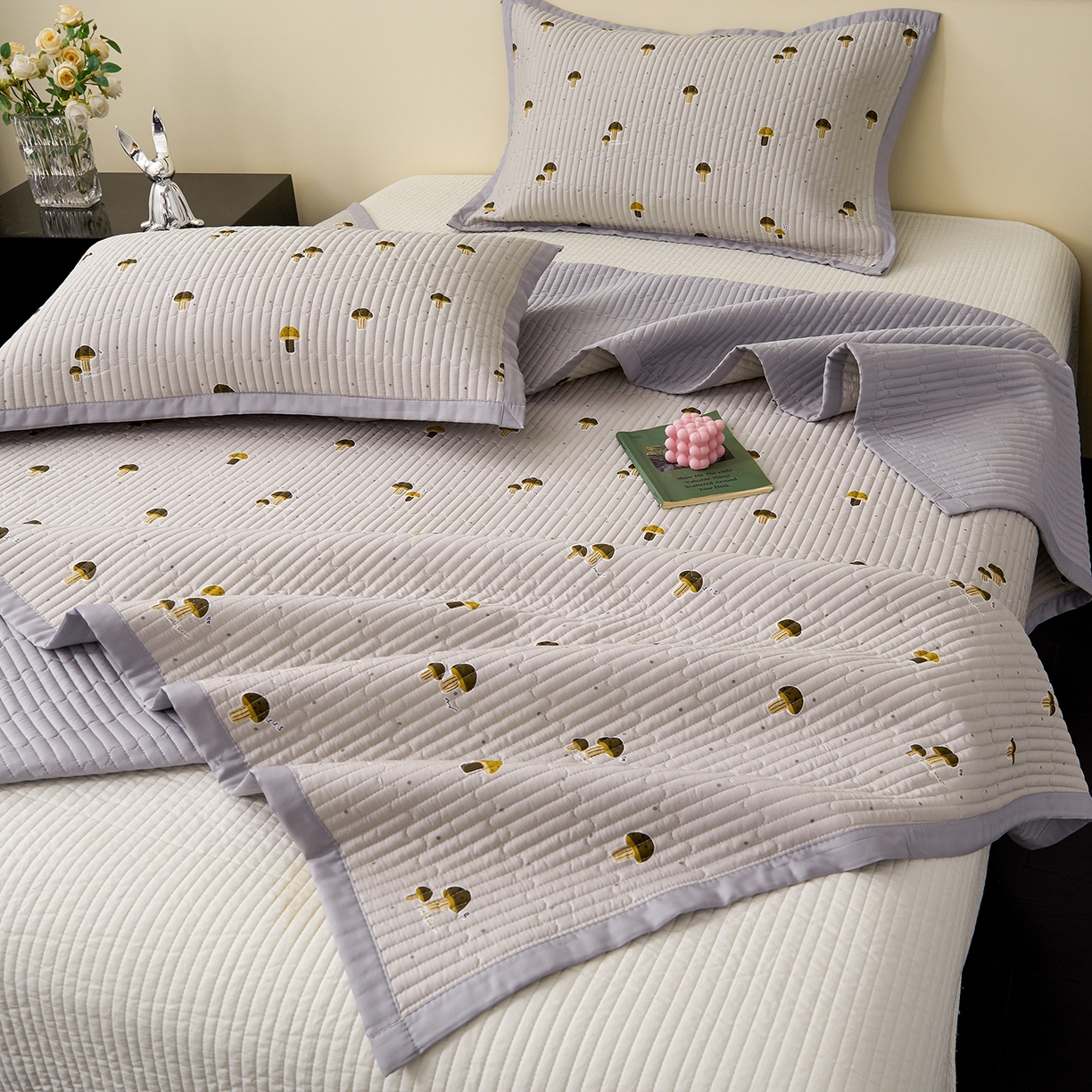 91家纺网 家纺一手货源 找家纺 金艾草 2026春夏新款莫代尔天丝水洗床盖有同款夏被床盖单件 蘑菇派