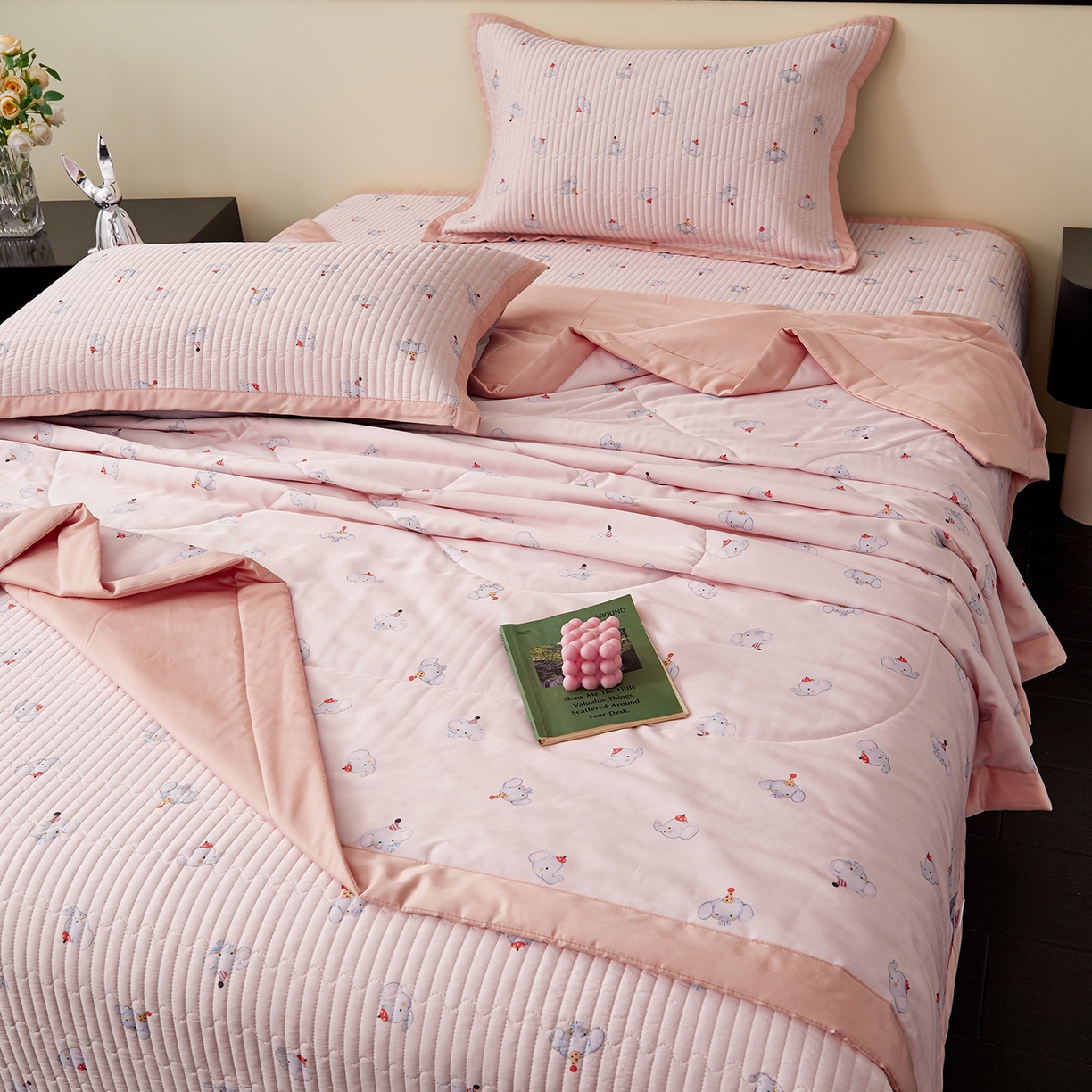 91家纺网 家纺一手货源 找家纺 金艾草 2026春夏新款莫代尔天丝水洗床盖有同款夏被床盖单件 粉色-小象