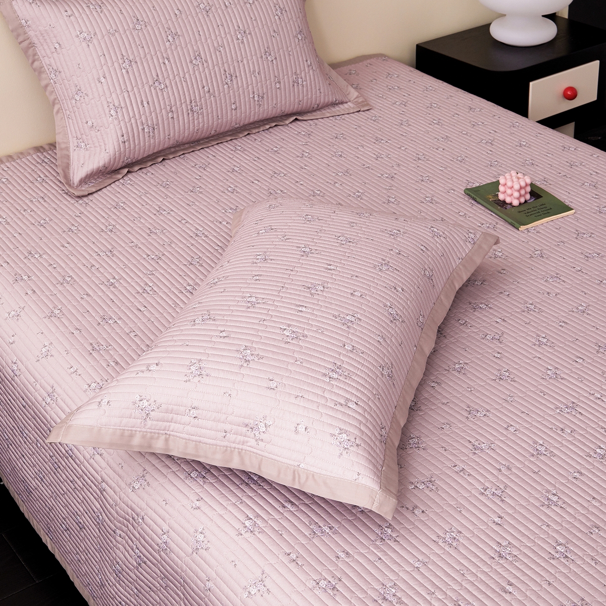 91家纺网 家纺一手货源 找家纺 金艾草 2026春夏新款莫代尔天丝水洗床盖有同款夏被床盖单件 山茶花-紫