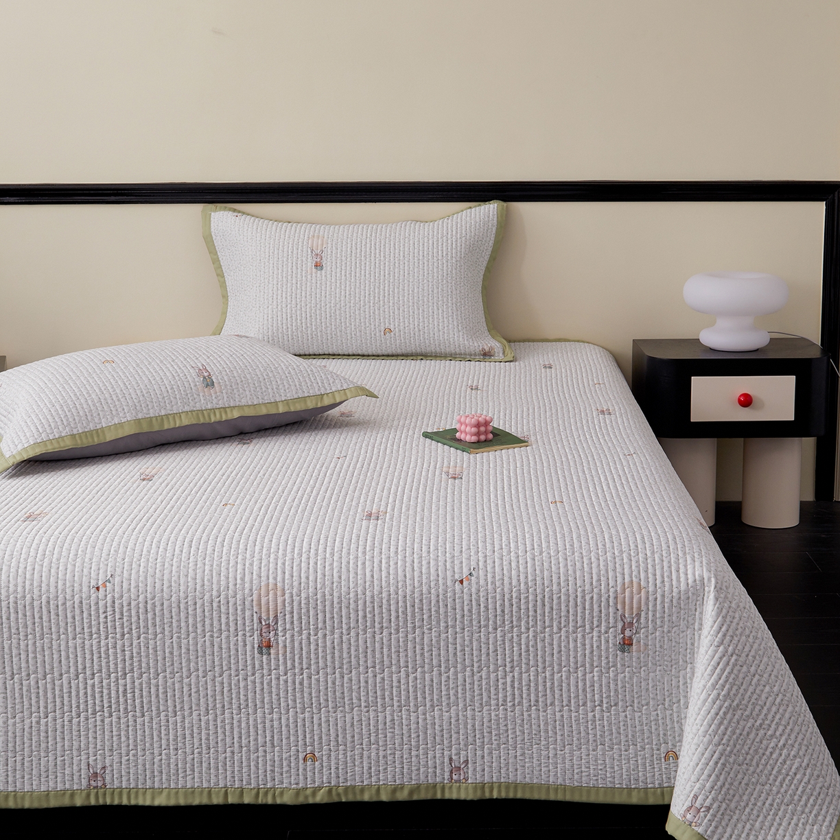 91家纺网 家纺一手货源 找家纺 金艾草 2026春夏新款莫代尔天丝水洗床盖有同款夏被床盖单件 森林奇遇