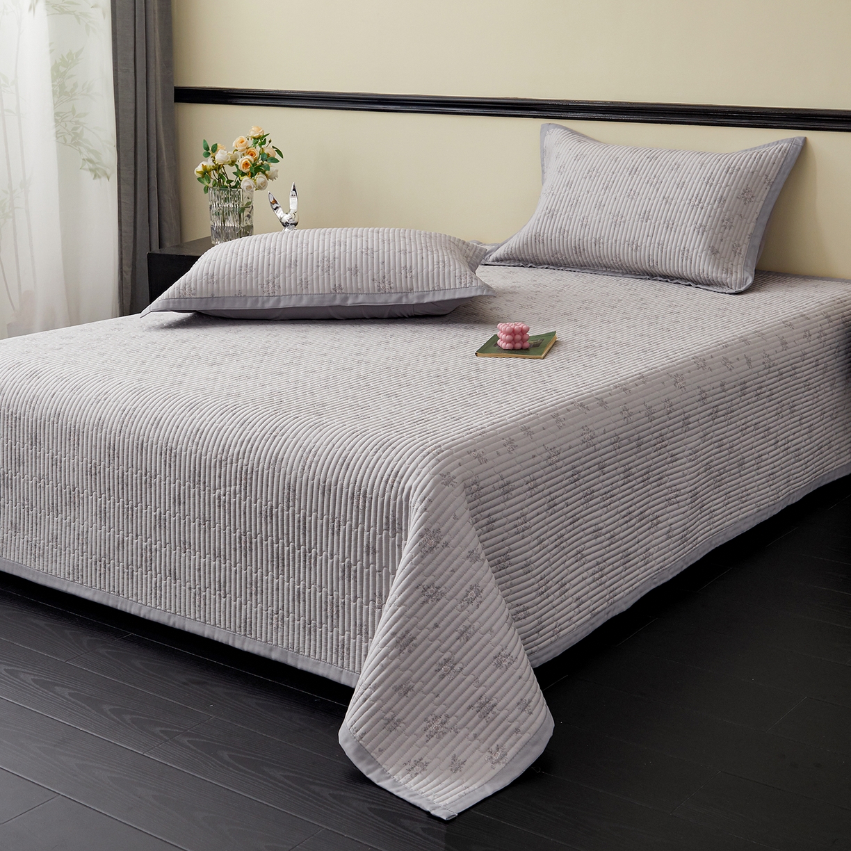 91家纺网 家纺一手货源 找家纺 金艾草 2026春夏新款莫代尔天丝水洗床盖有同款夏被床盖单件 山菊-灰