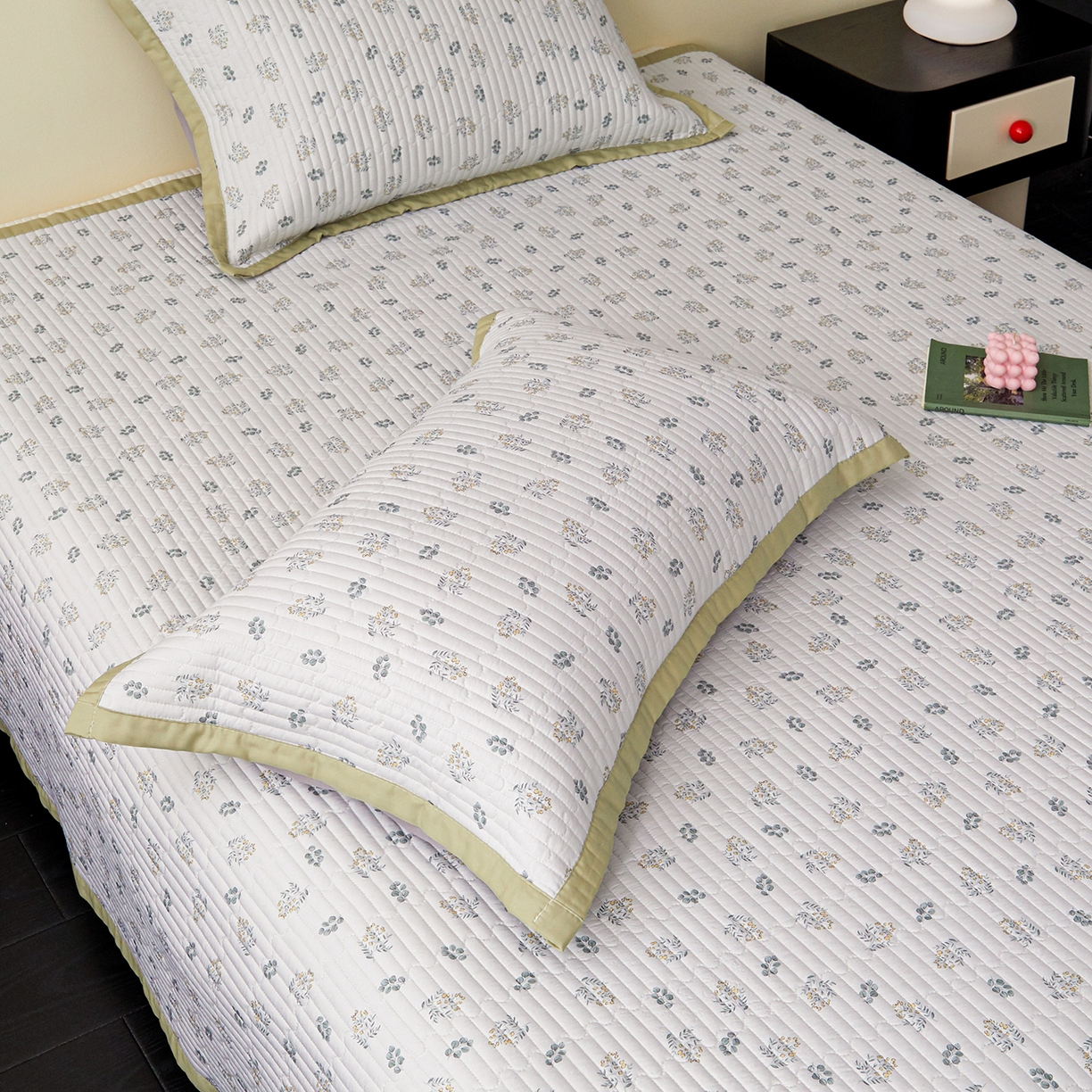 91家纺网 家纺一手货源 找家纺 金艾草 2026春夏新款莫代尔天丝水洗床盖有同款夏被床盖单件 甜果-绿