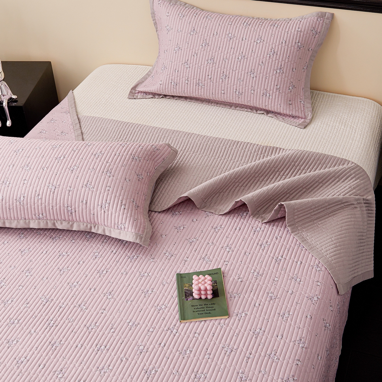 91家纺网 家纺一手货源 找家纺 金艾草 2026春夏新款莫代尔天丝水洗床盖有同款夏被床盖单件 山茶花-紫