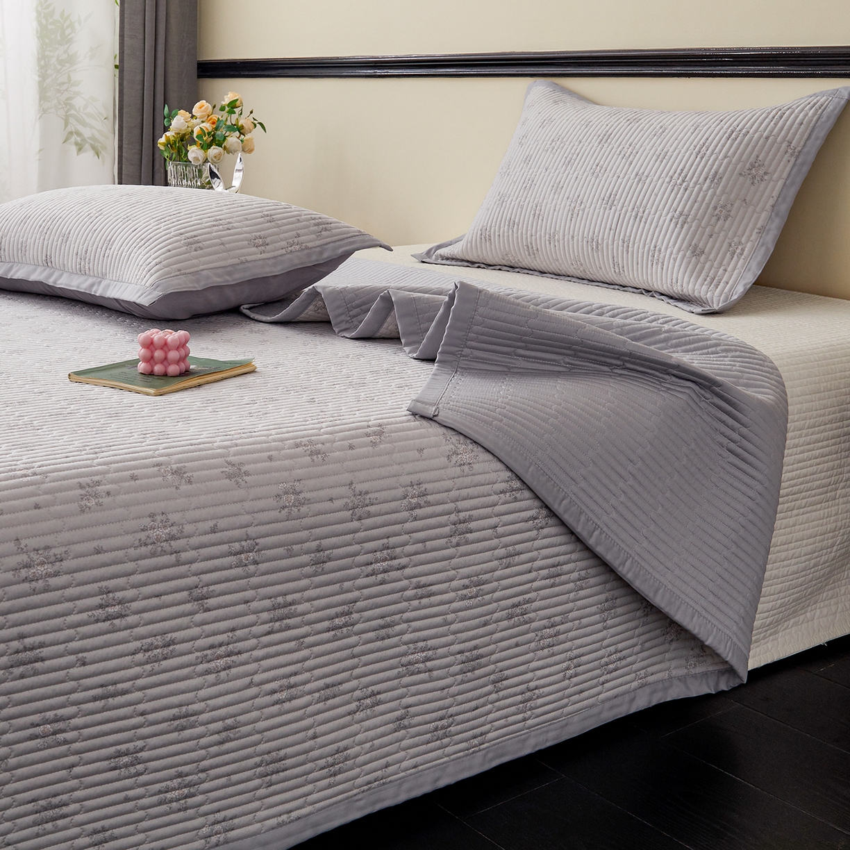 91家纺网 家纺一手货源 找家纺 金艾草 2026春夏新款莫代尔天丝水洗床盖有同款夏被床盖单件 山菊-灰