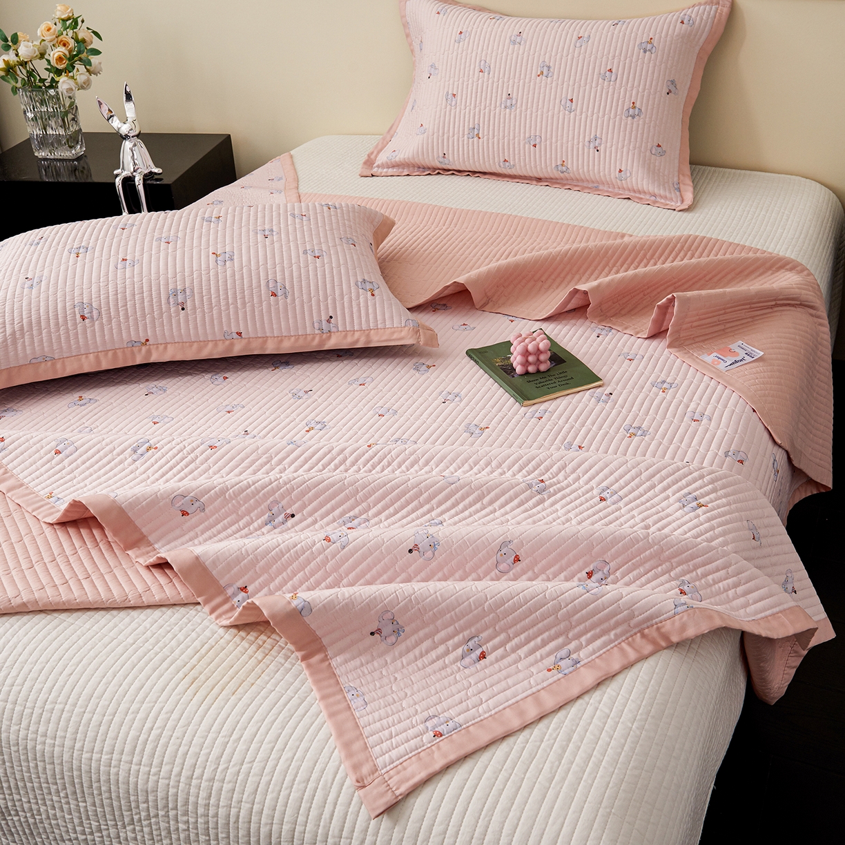 91家纺网 家纺一手货源 找家纺 金艾草 2026春夏新款莫代尔天丝水洗床盖有同款夏被床盖单件 粉色-小象