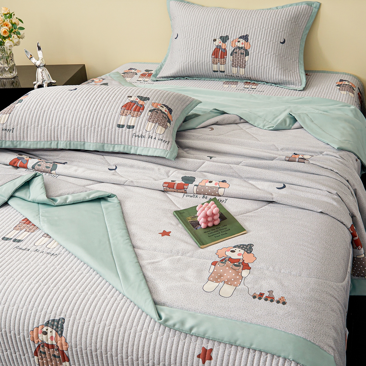 91家纺网 家纺一手货源 找家纺 金艾草 2026春夏新款莫代尔天丝水洗床盖有同款夏被床盖单件 熊熊-蓝