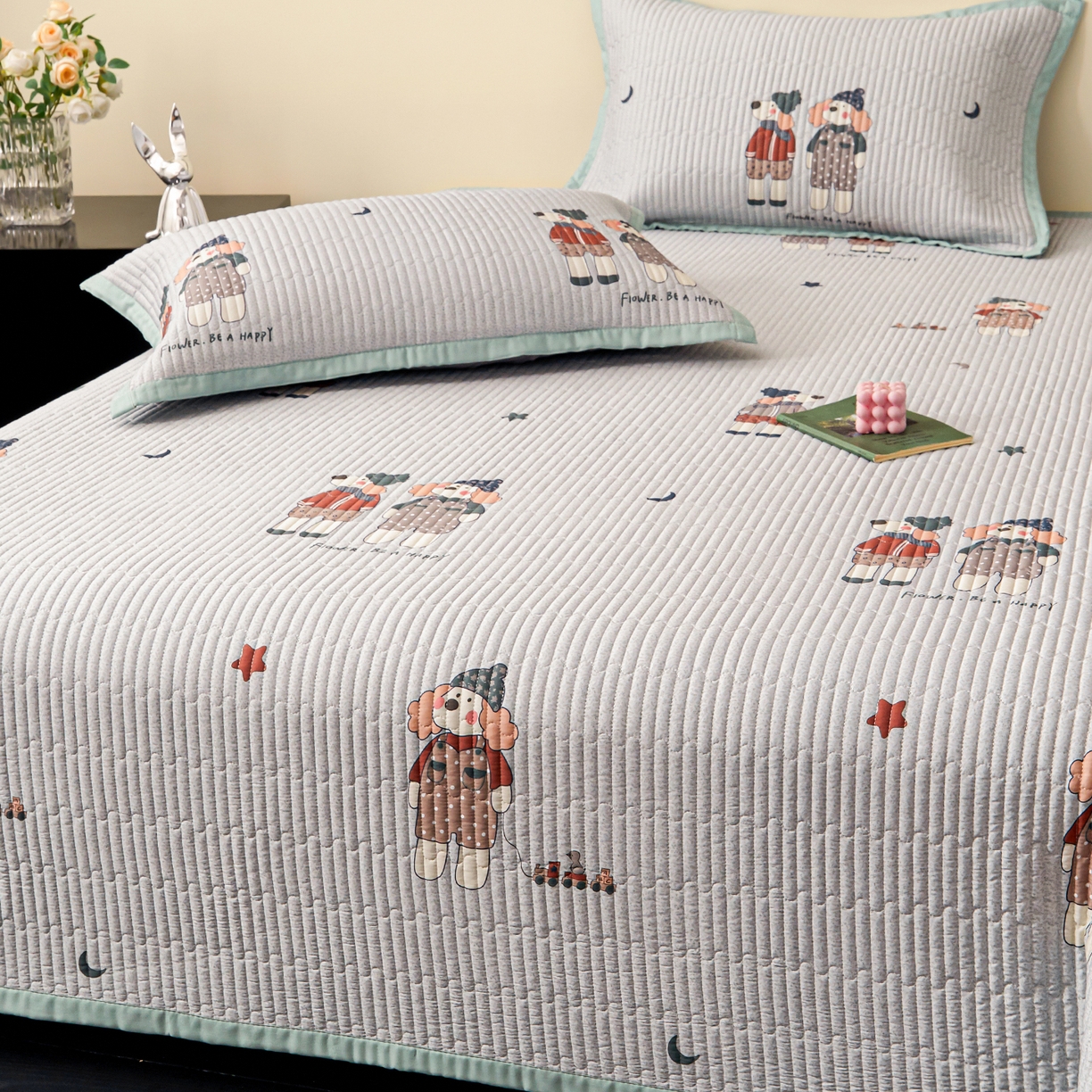 91家纺网 家纺一手货源 找家纺 金艾草 2026春夏新款莫代尔天丝水洗床盖有同款夏被床盖单件 熊熊-蓝