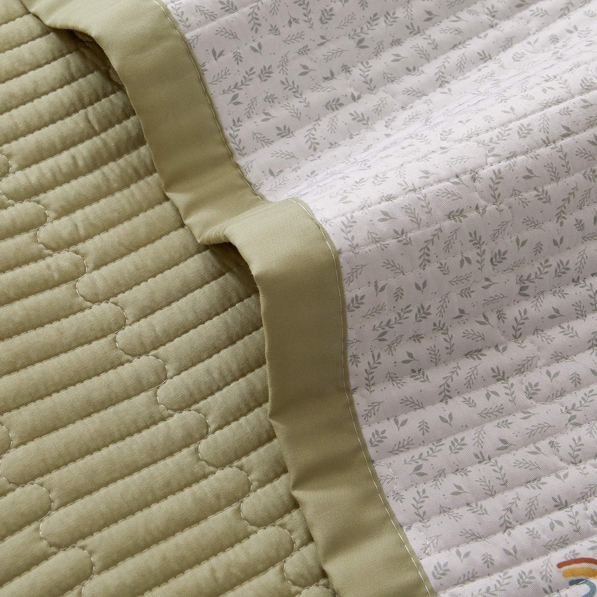 91家纺网 家纺一手货源 找家纺 金艾草 2026春夏新款莫代尔天丝水洗床盖有同款夏被床盖单件 森林奇遇