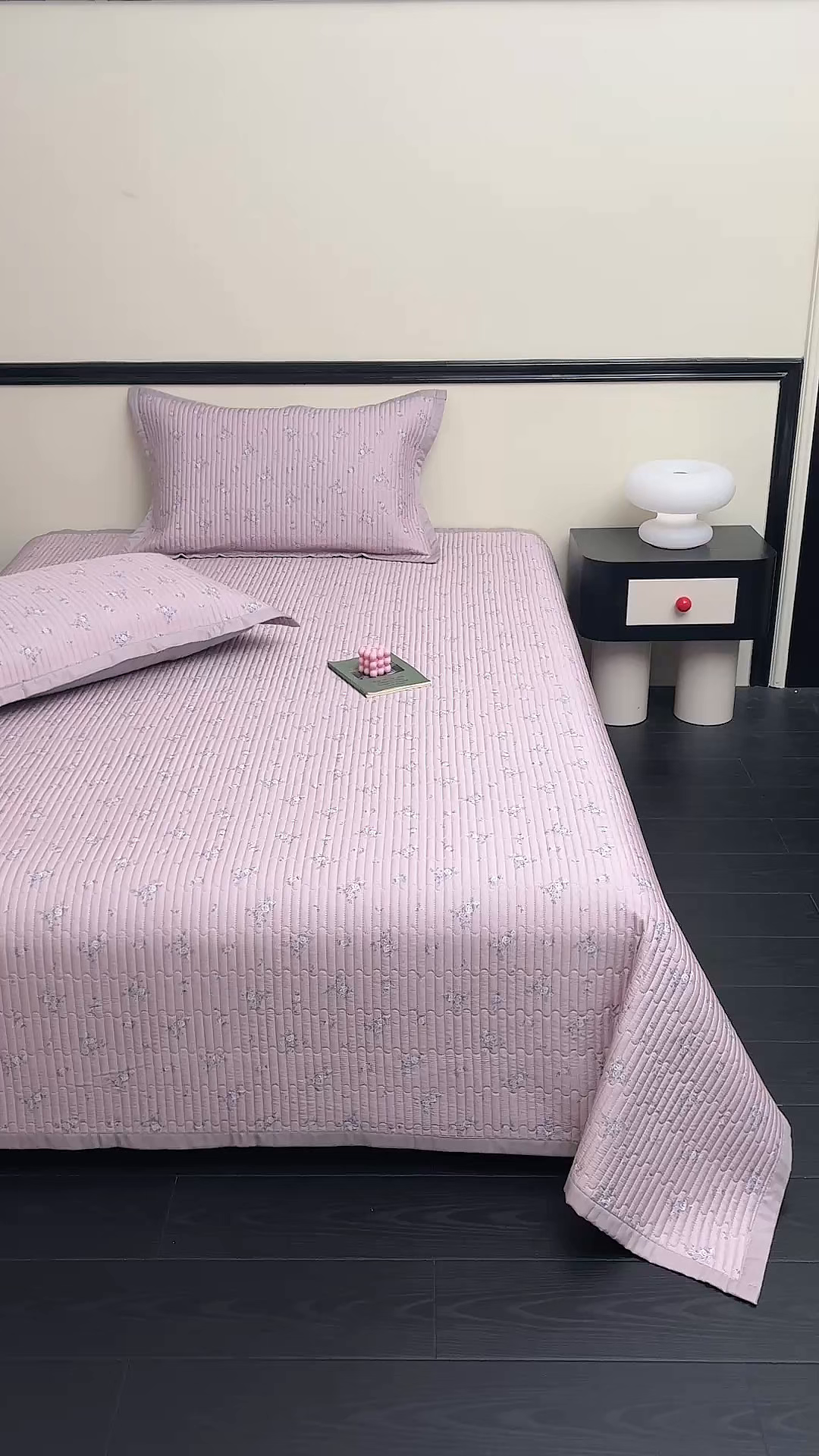 91家纺网 家纺一手货源 找家纺 金艾草 2026春夏新款莫代尔天丝水洗床盖有同款夏被床盖单件 山茶花-紫