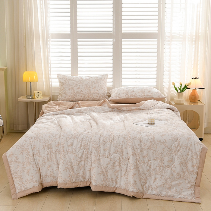 91家纺网 家纺一手货源 找家纺 珍贝家纺 2026新款亲肤大豆纤维夏被被子被芯 逐风飞扬