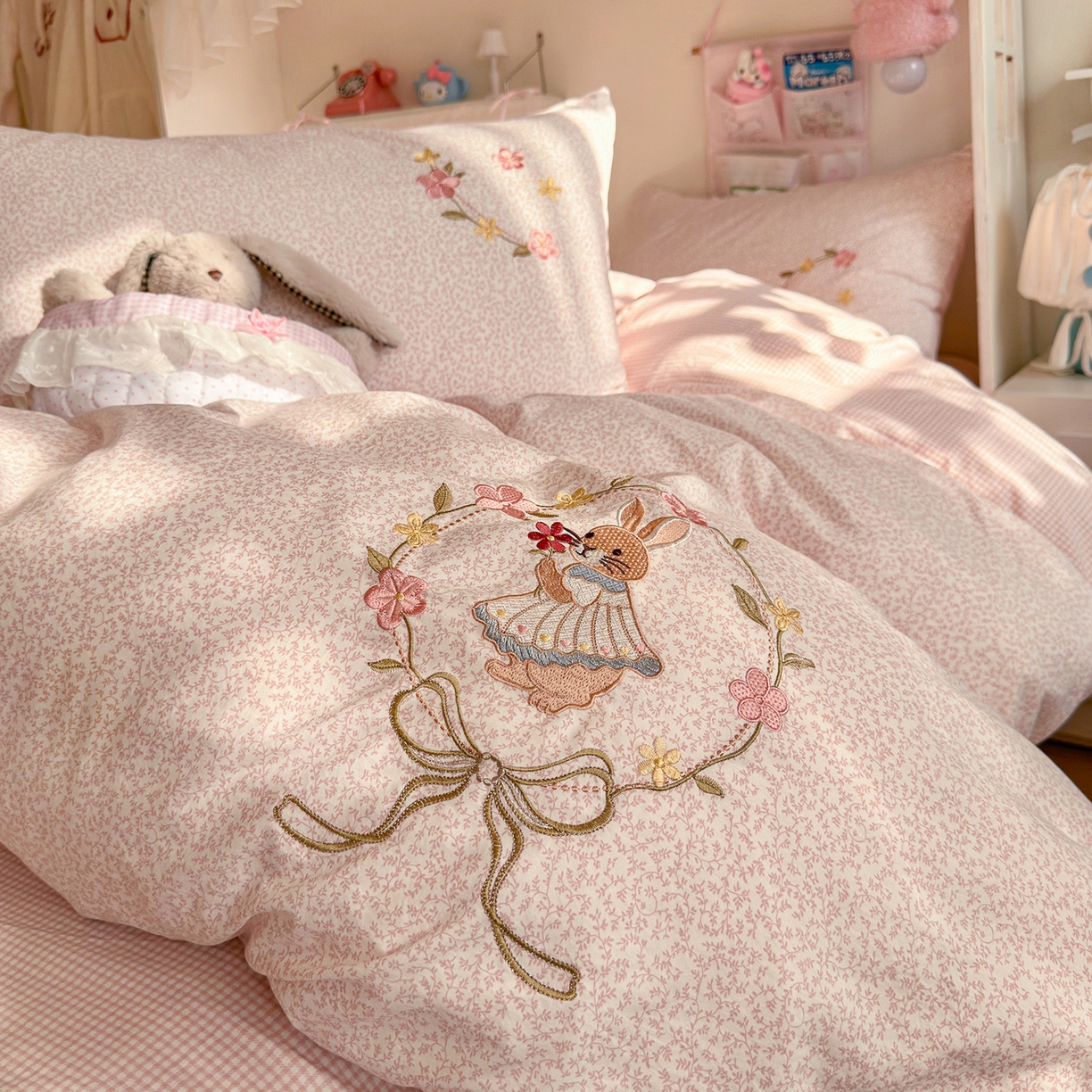 91家纺网 家纺一手货源 找家纺 （总）金梦拉家纺 2026春夏新款刺绣碎花仿棉水洗棉小清新系列四件套