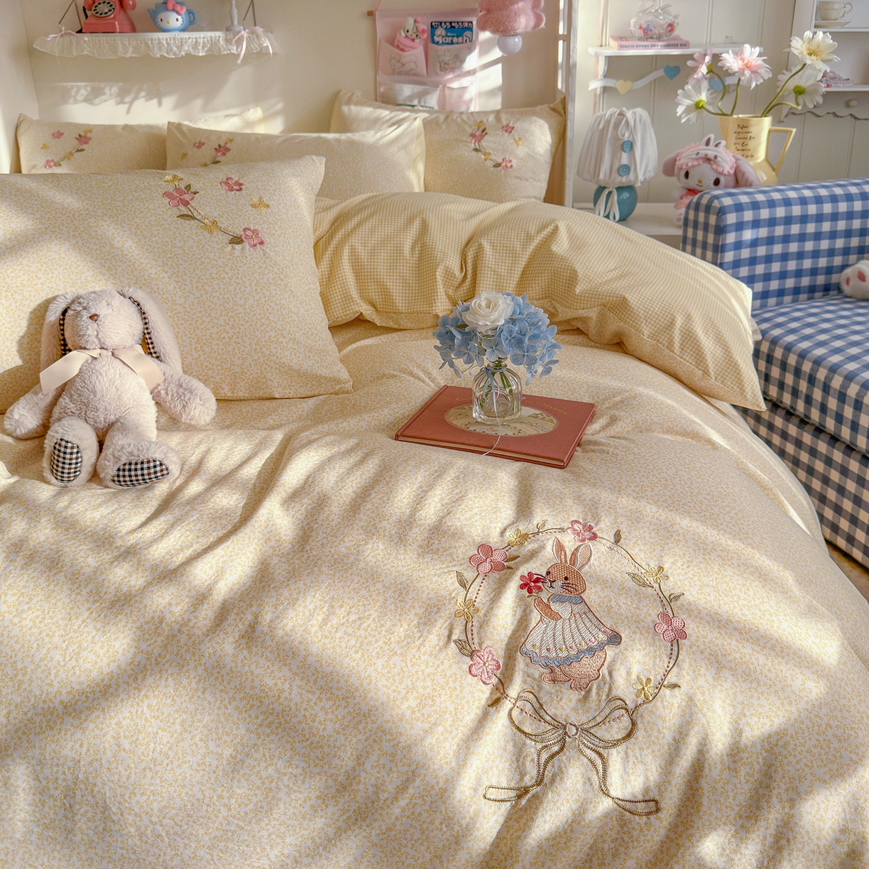 91家纺网 家纺一手货源 找家纺 金梦拉家纺 2026春夏新款刺绣碎花仿棉水洗棉小清新系列四件套 花园兔-黄