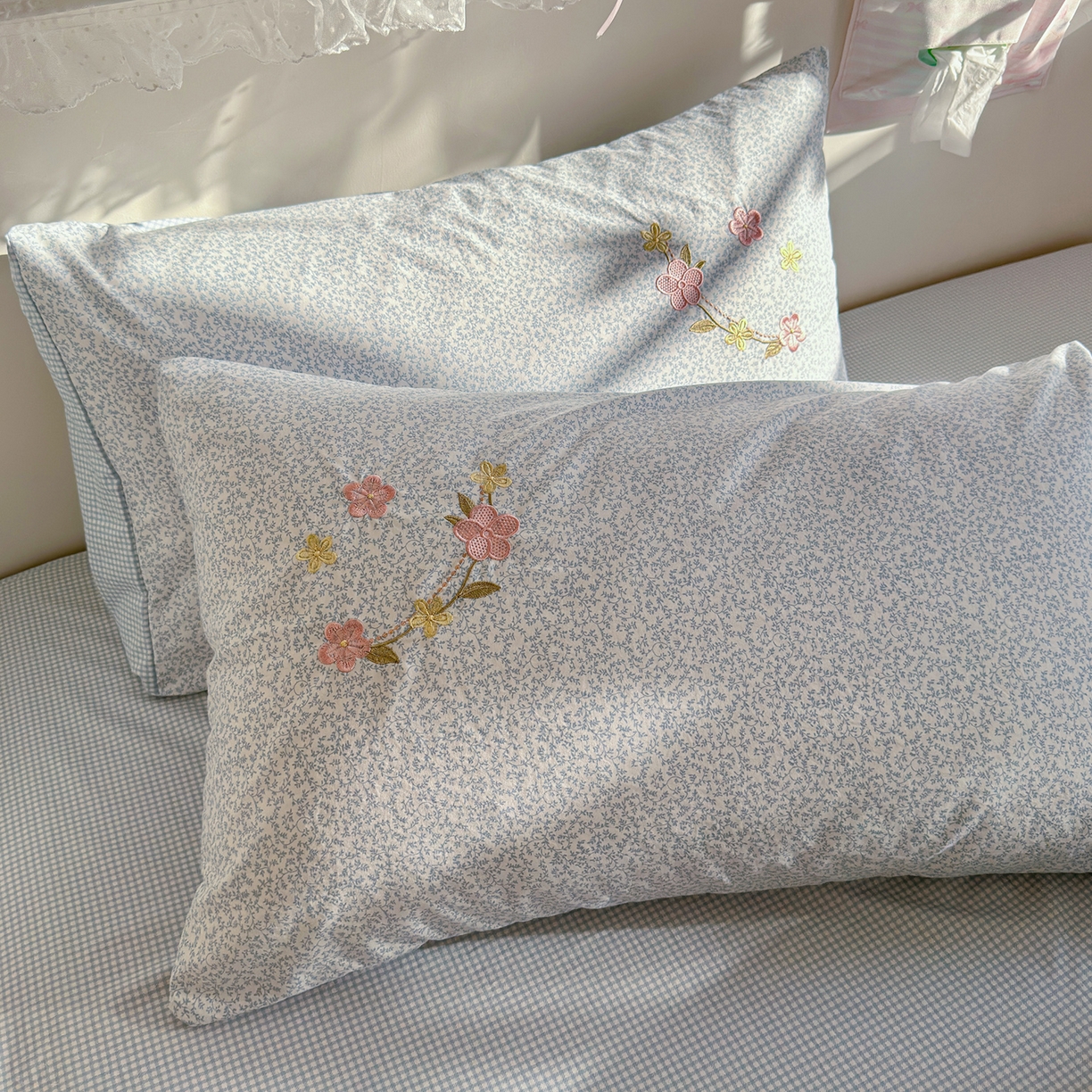 91家纺网 家纺一手货源 找家纺 金梦拉家纺 2026春夏新款刺绣碎花仿棉水洗棉小清新系列四件套 花园兔-蓝