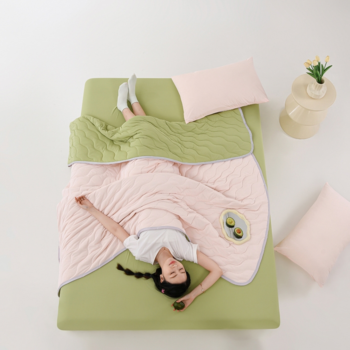 91家纺网 家纺一手货源 找家纺 珍贝家纺 2026新款A类凉感丝透气夏凉被被子夏被 淡粉-果绿