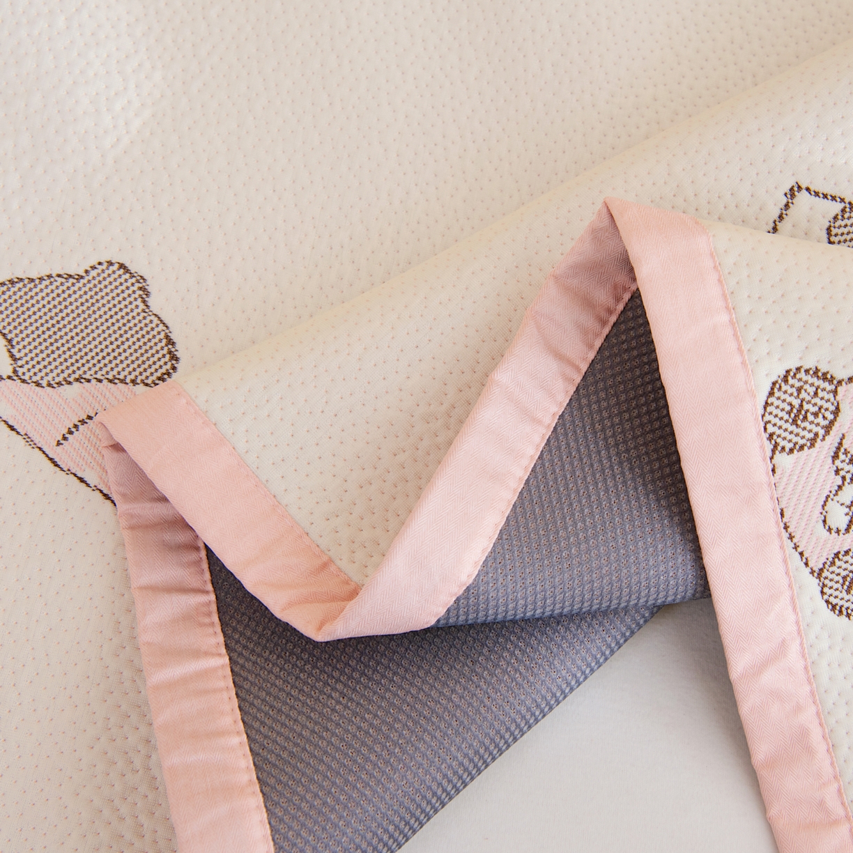 91家纺网 家纺一手货源 找家纺 御棉坊 2026新款A类提花凉感凉席幼儿园席子儿童凉席宿舍床凉席宝宝夏季席子 甜梦熊