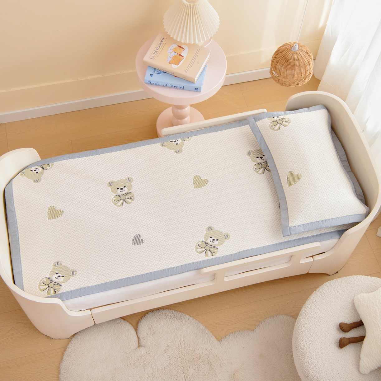 91家纺网 家纺一手货源 找家纺 御棉坊 2026新款A类提花凉感凉席幼儿园席子儿童凉席宿舍床凉席宝宝夏季席子 童心熊