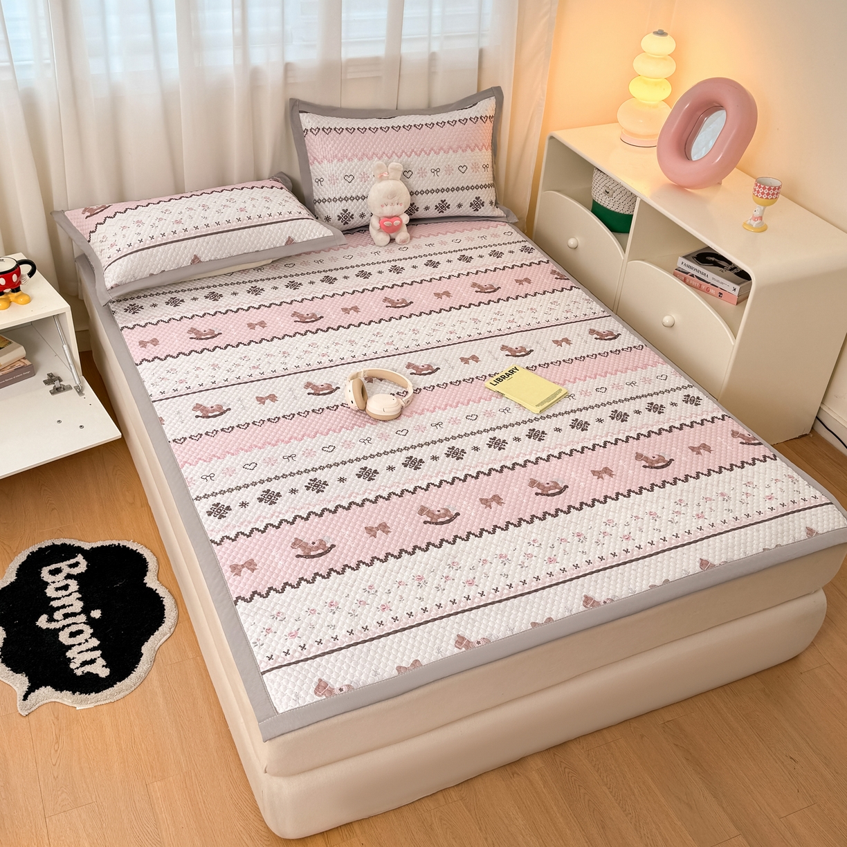 91家纺网 家纺一手货源 找家纺 大元 2026新款冰豆豆数码印花席三明治底凉席席子 摇摇马