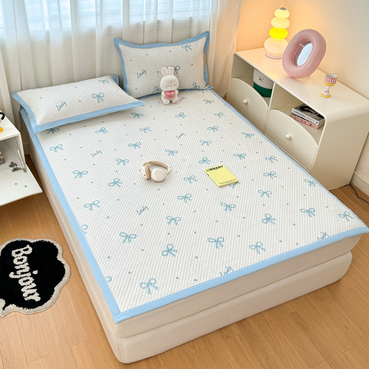 91家纺网 家纺一手货源 找家纺 大元 2026新款冰豆豆数码印花席三明治底凉席席子 蓝色蝴蝶结